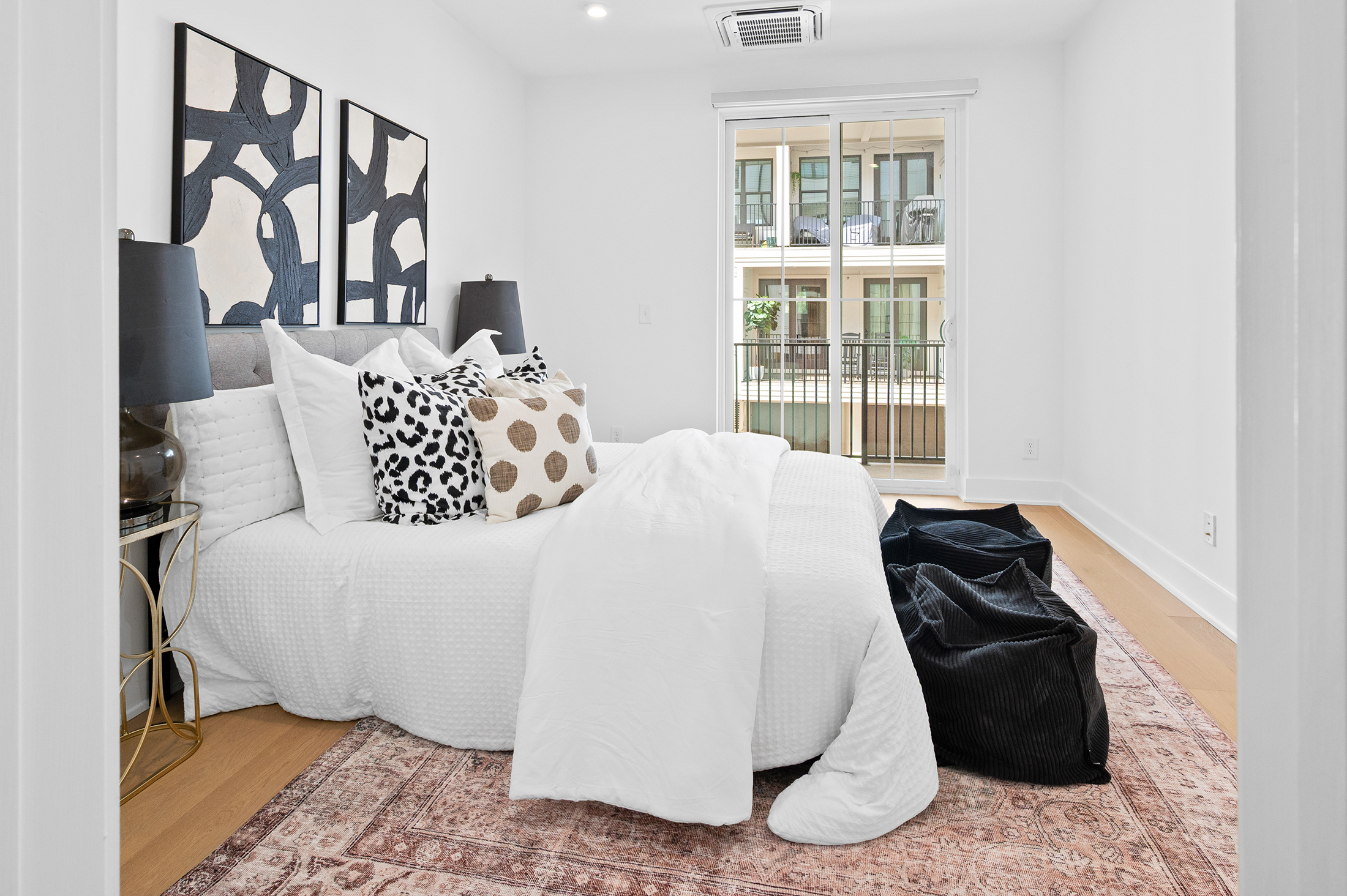 Modern, End-Unit Condo Perfectly Positioned in Decatur - 物件實景