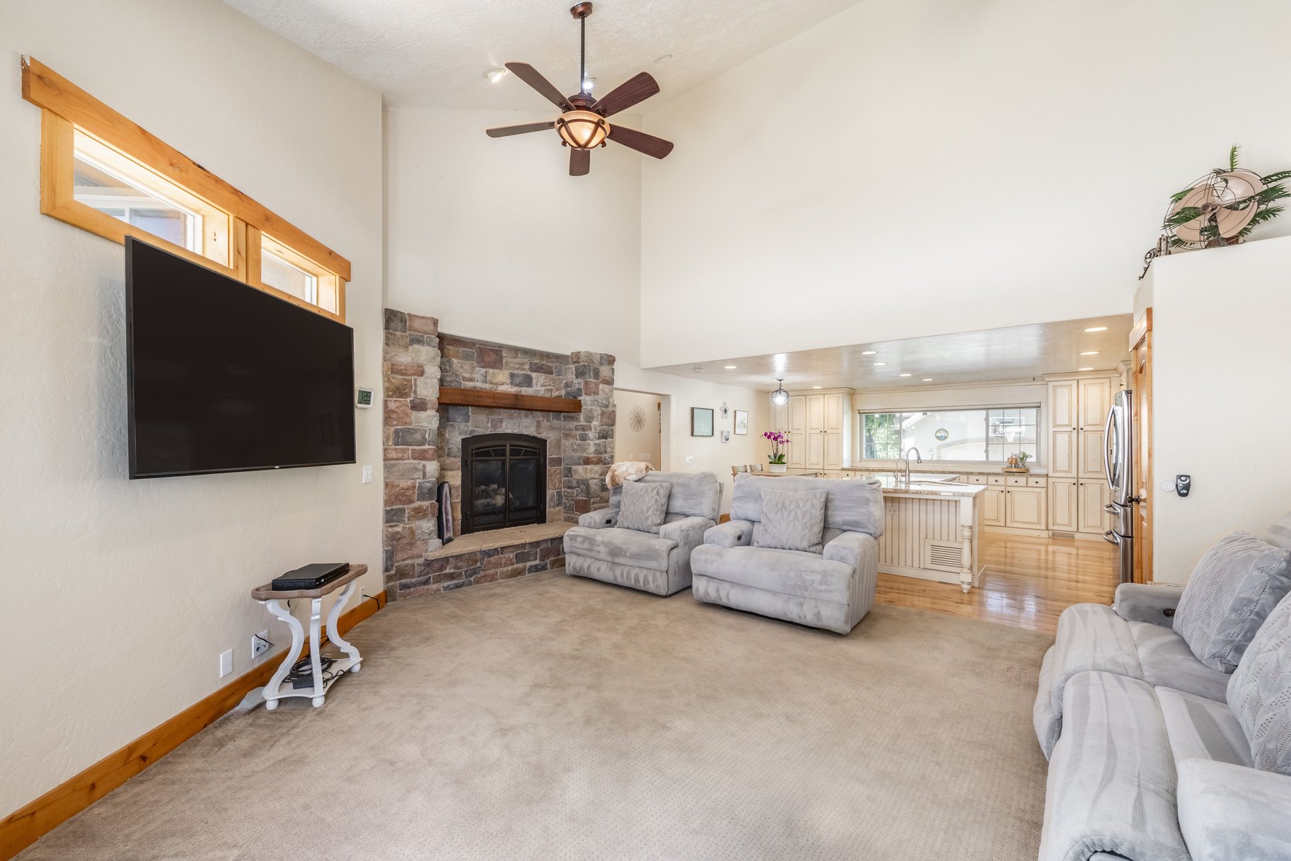  East Millcreek Living with New Saltwater Pool & Entertaining Spaces - 物件實景
