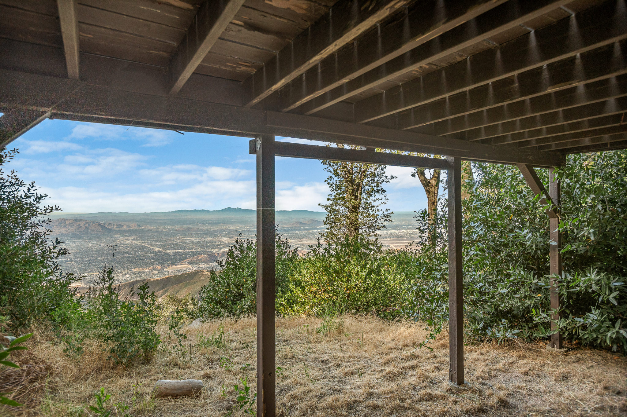  24251 Great View Drive, Crestline, CA 92325 - 物件實景