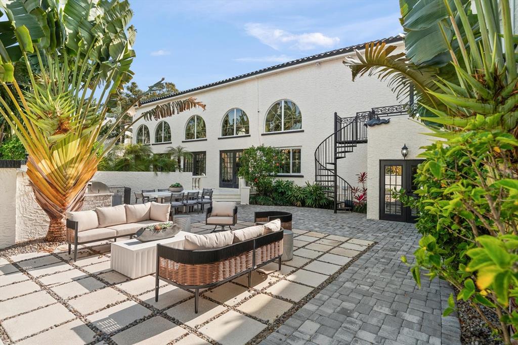 St Petersburg, Florida, 33707, United States, 5 Bedrooms Bedrooms, ,9 BathroomsBathrooms,Residential,For Sale,2000985