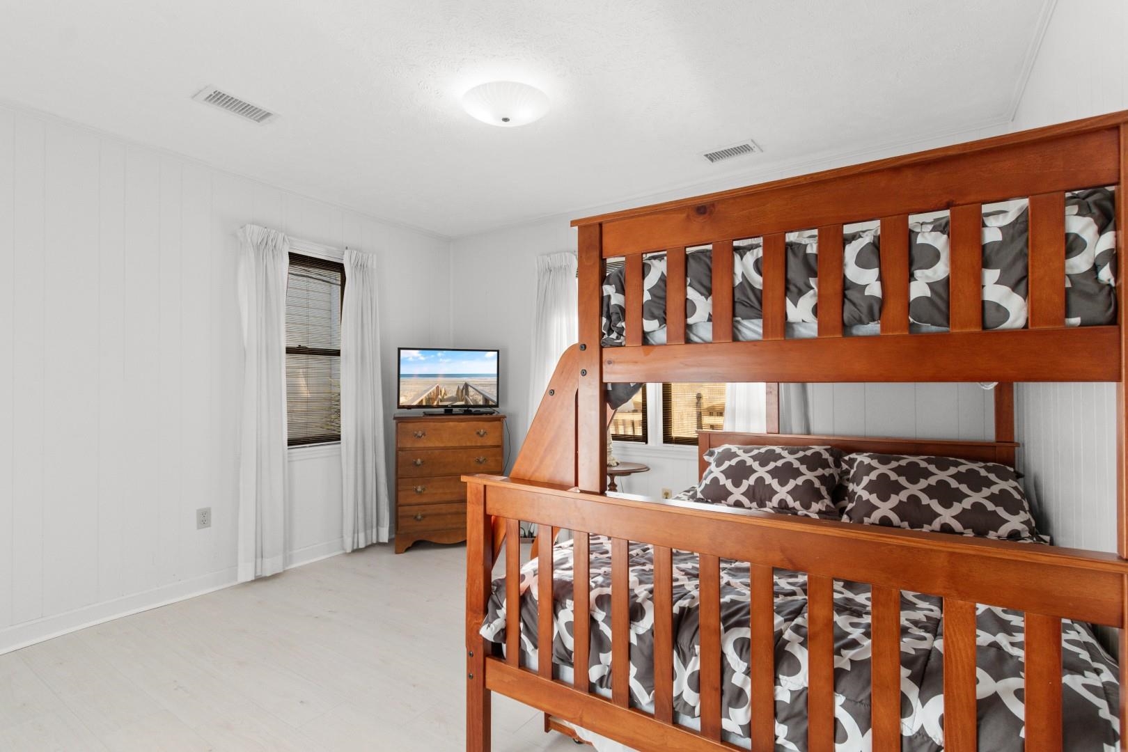 North Myrtle Beach, South Carolina, 29582, United States, 4 Bedrooms Bedrooms, ,2 BathroomsBathrooms,Residential,For Sale,2015059