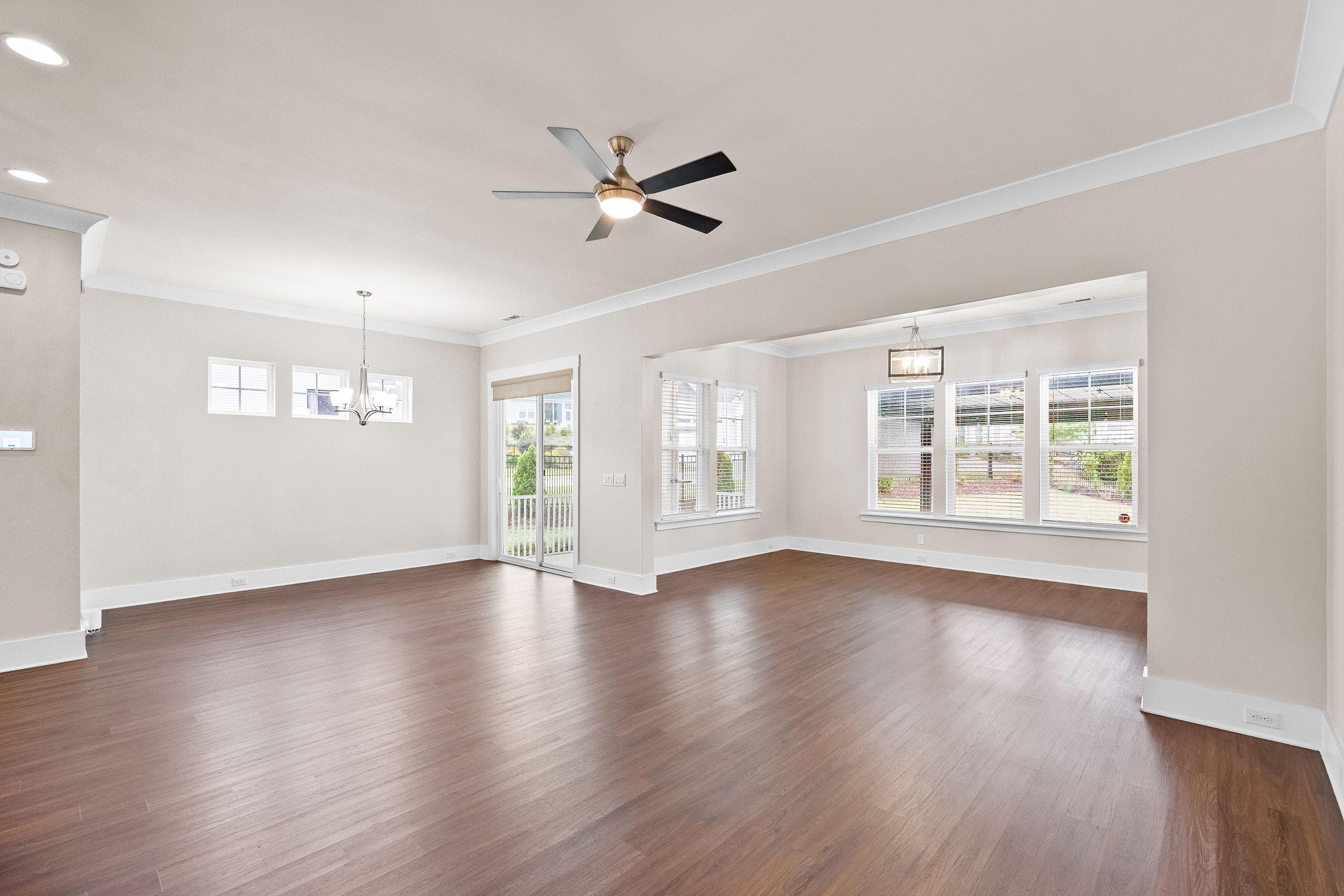  313 Warm Wind Drive, Clayton, NC 27527 - 物件實景
