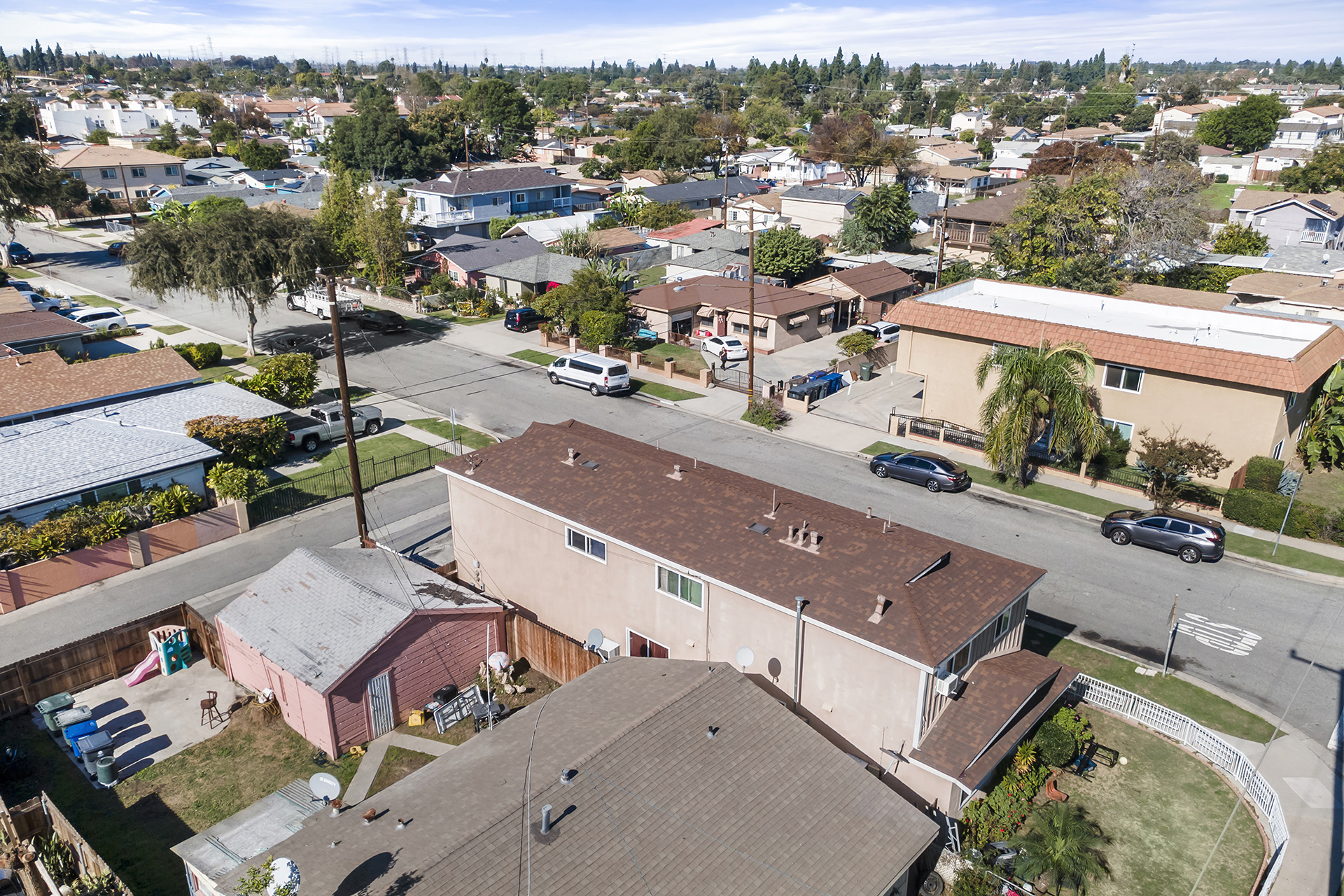 Lakewood, California, 90715, United States, 6 Bedrooms Bedrooms, ,4 BathroomsBathrooms,Residential,For Sale,1998670