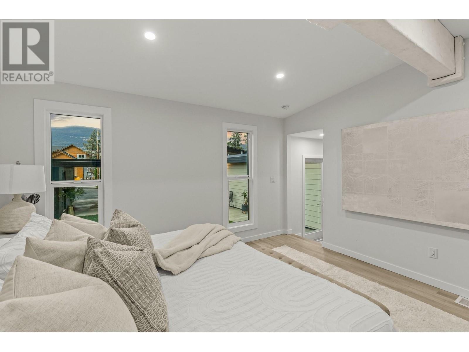 LAKE COUNTRY, British Columbia, V4V 2G9, CA, 5 Bedrooms Bedrooms, ,3 BathroomsBathrooms,Residential,For Sale,1837483