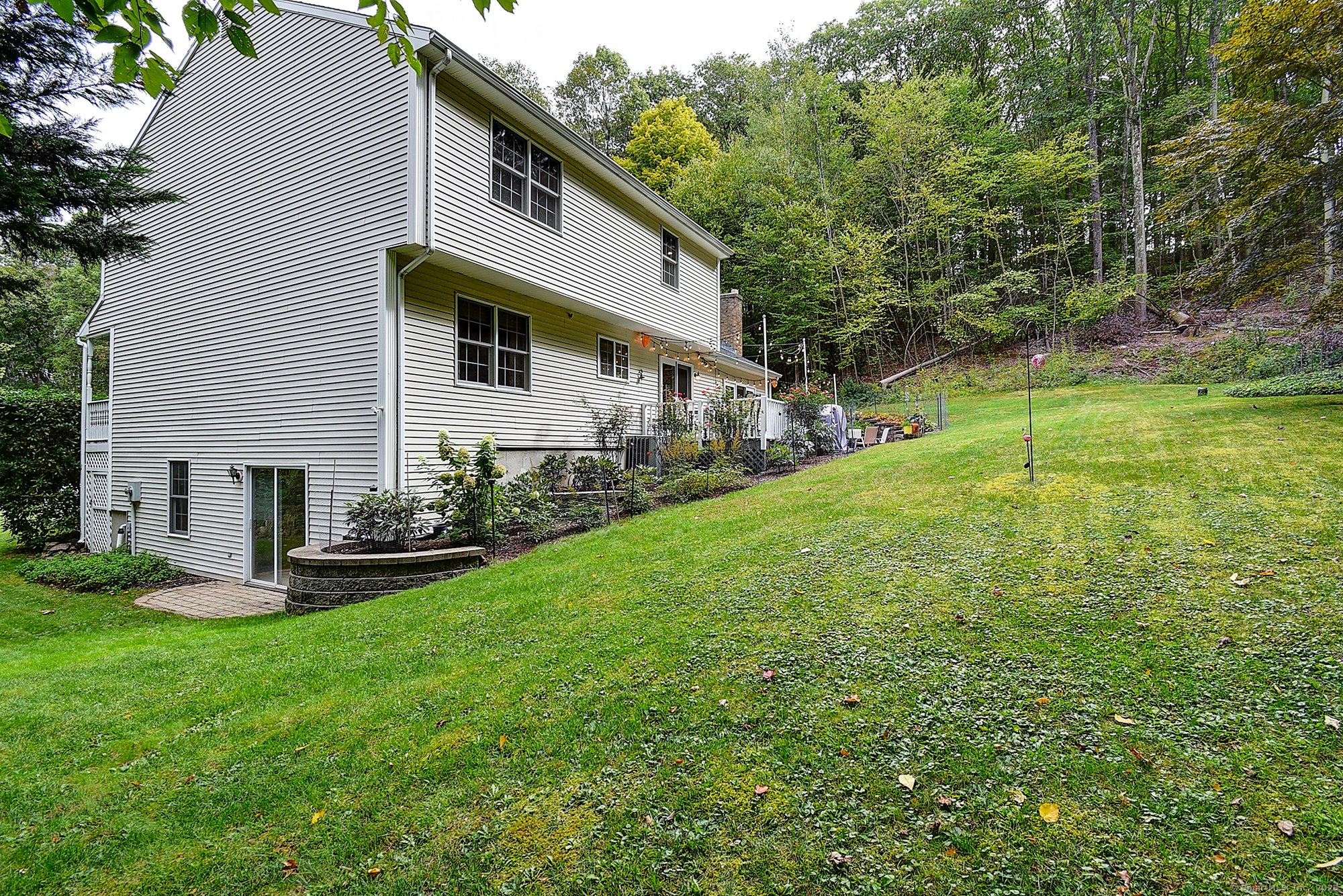 Cheshire, Connecticut, 06410, United States, 3 Bedrooms Bedrooms, ,3 BathroomsBathrooms,Residential,For Sale,1987474