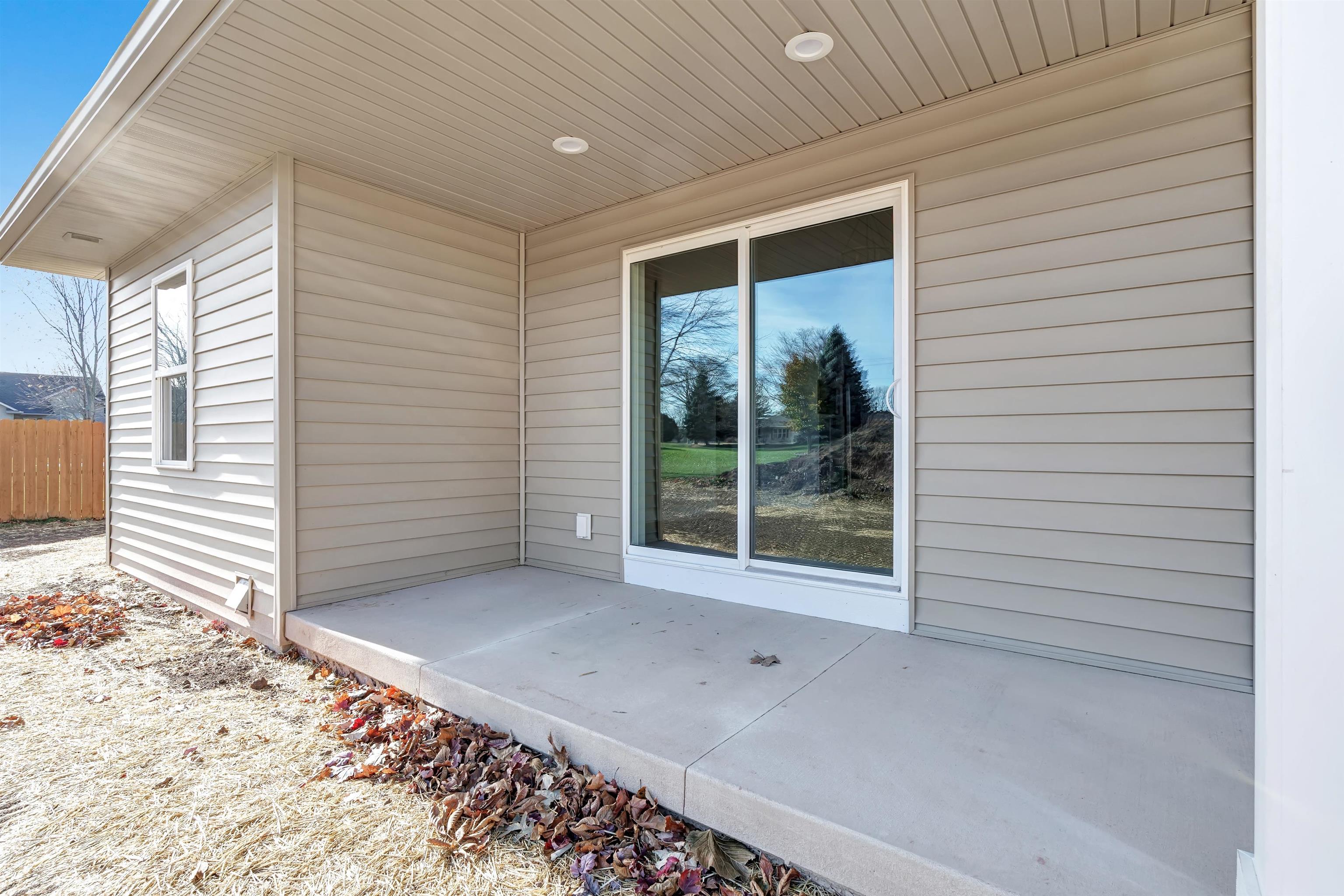 GREEN BAY, Wisconsin, 54311, United States, 3 Bedrooms Bedrooms, ,2 BathroomsBathrooms,Residential,For Sale,1998458