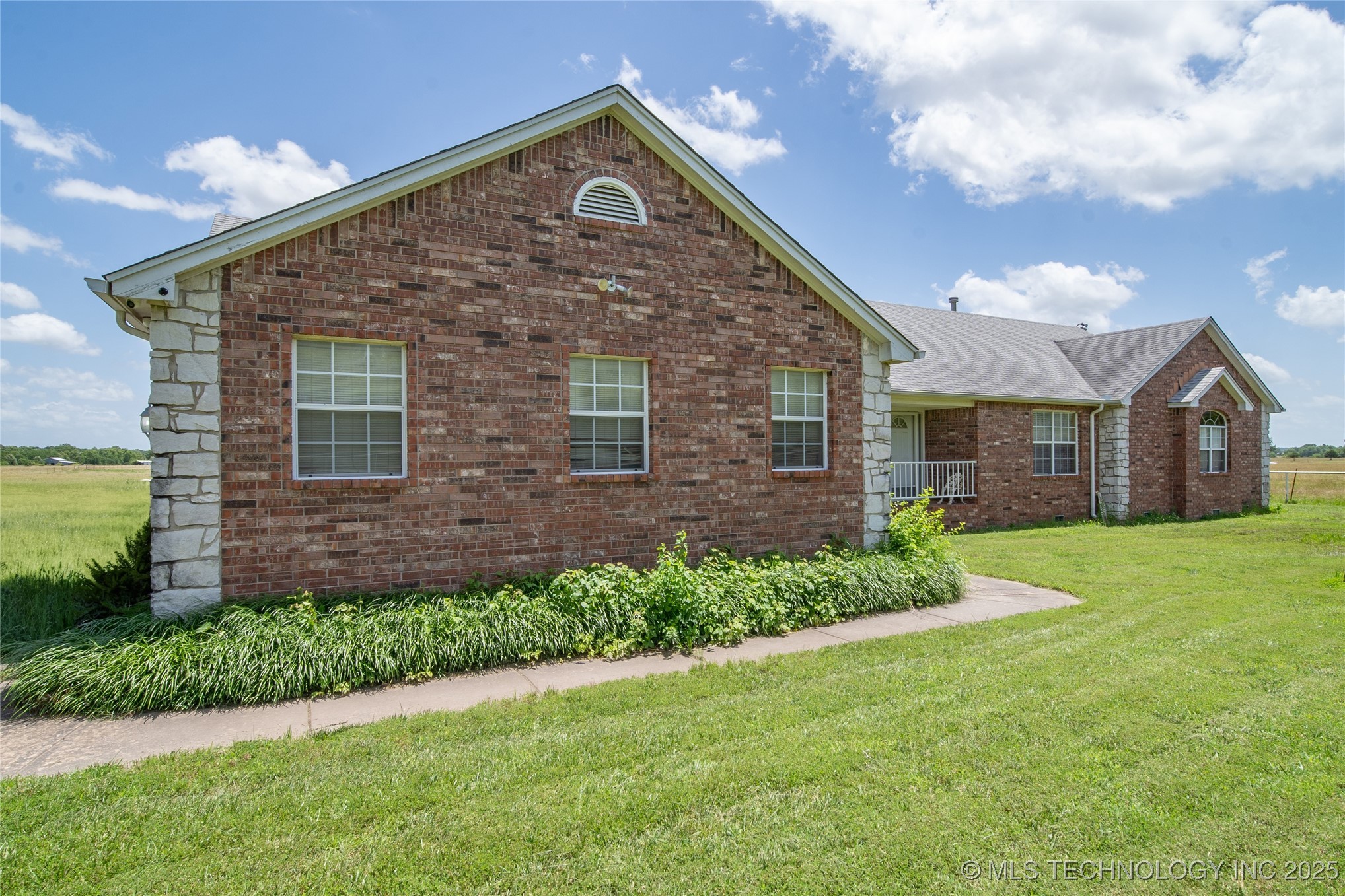 Haskell, Oklahoma, 74436, United States, 3 Bedrooms Bedrooms, ,3 BathroomsBathrooms,Residential,For Sale,1903731