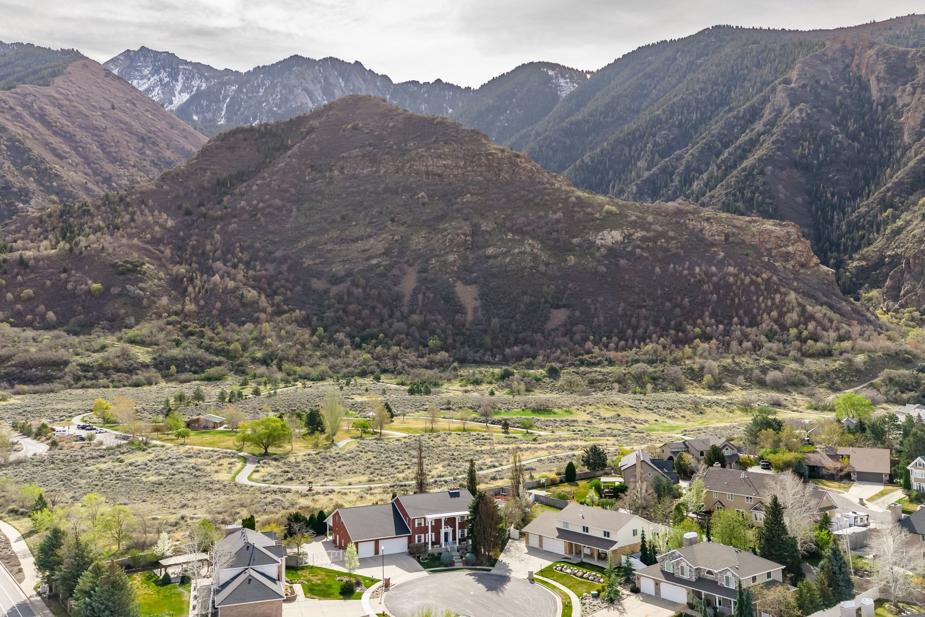  Updated Sandy Home With One of a Kind Location With Unobstructed Mountain Views - 物件實景