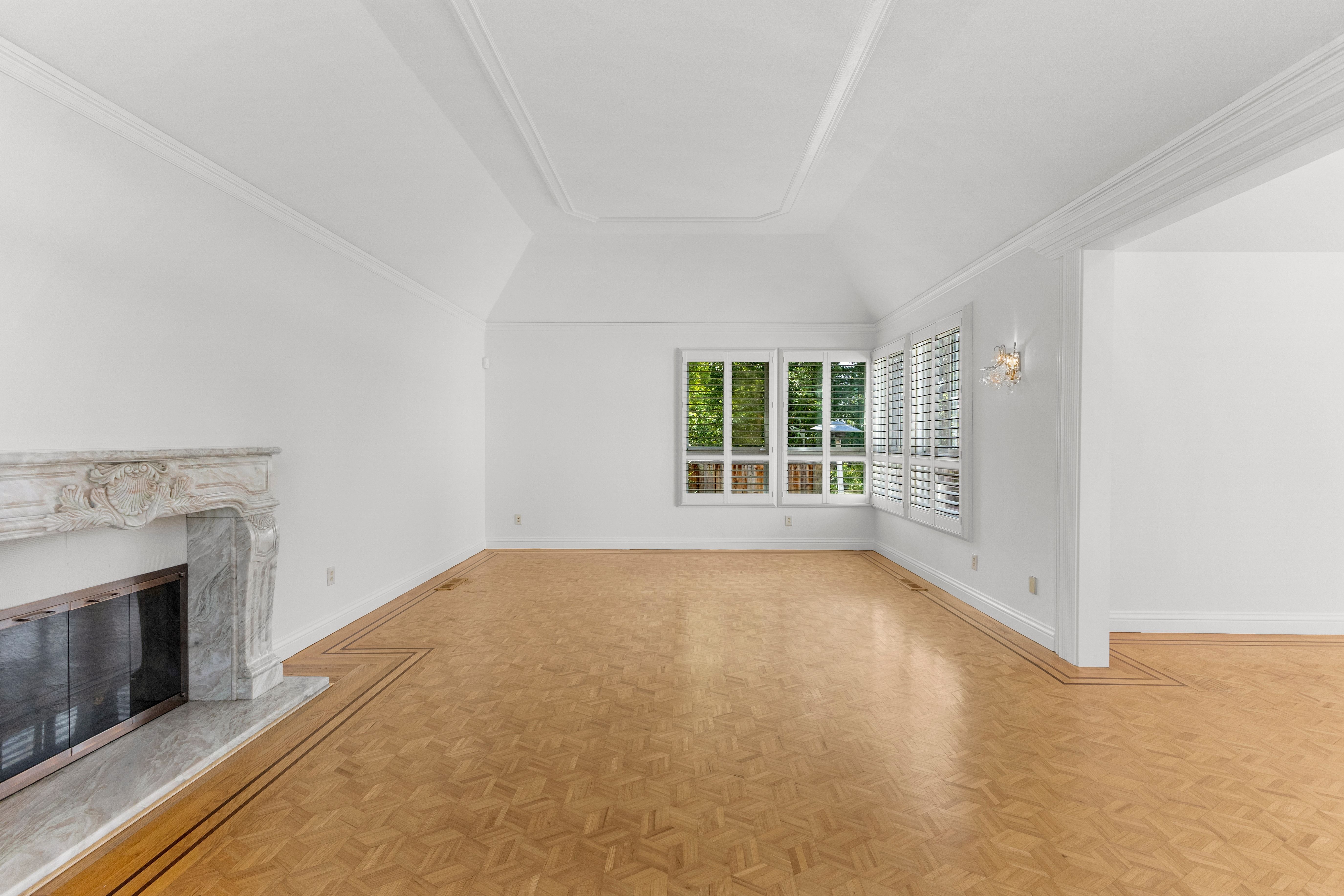  Elegant Custom Home in Gated Silver Maple - 物件實景