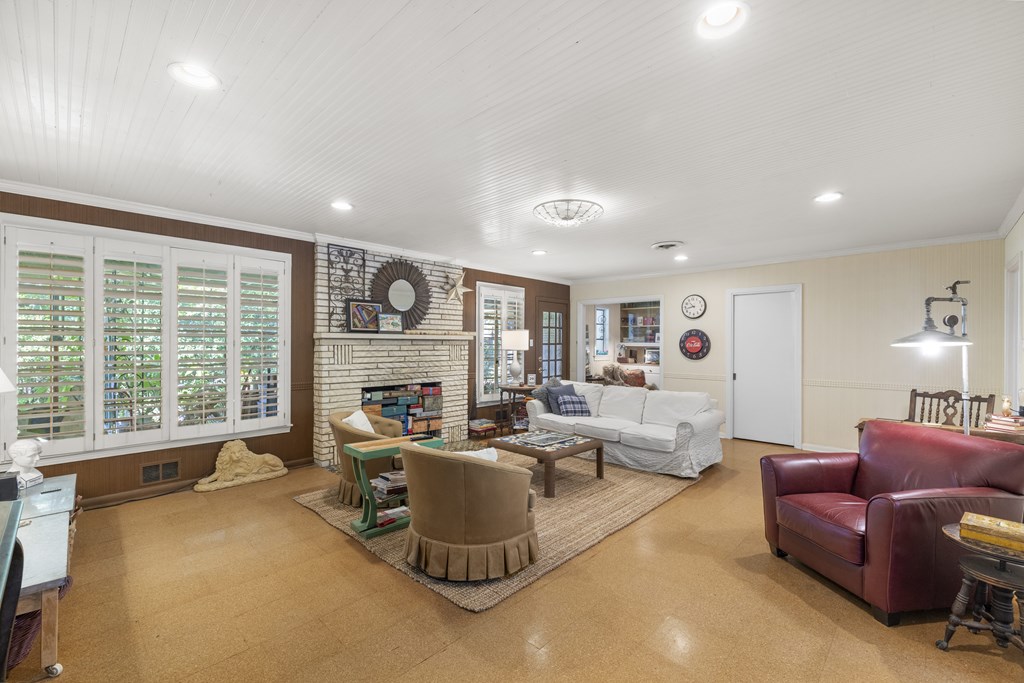 Kerrville, Texas, 78028, United States, 3 Bedrooms Bedrooms, ,2 BathroomsBathrooms,Residential,For Sale,1935754