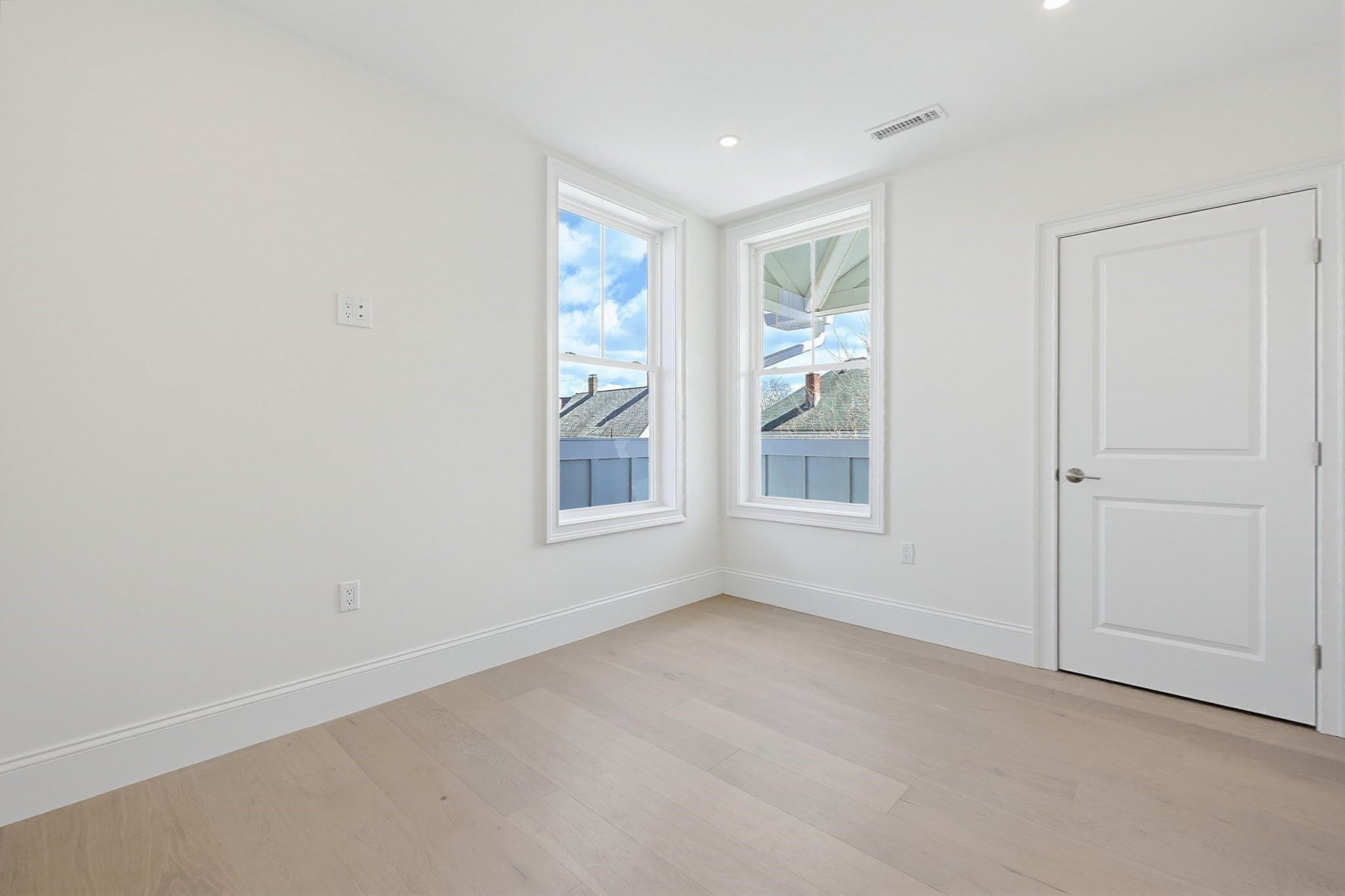 Brighton, Massachusetts, 02135, United States, 4 Bedrooms Bedrooms, ,4 BathroomsBathrooms,Residential,For Sale,2030744
