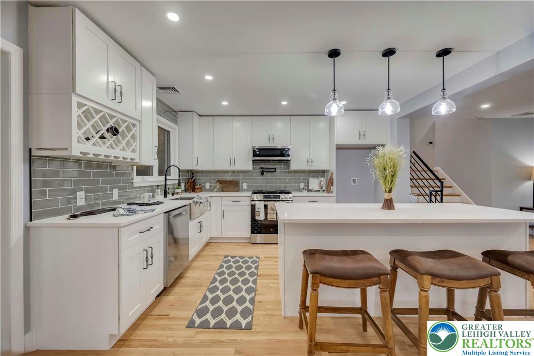 Allentown City, Pennsylvania, 18104, United States, 3 Bedrooms Bedrooms, ,3 BathroomsBathrooms,Residential,For Sale,1993140