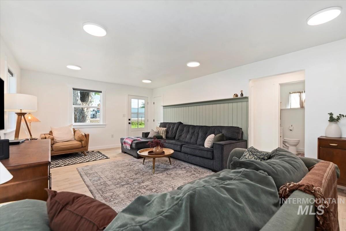 Nampa, Idaho, 83687, United States, 3 Bedrooms Bedrooms, ,2 BathroomsBathrooms,Residential,For Sale,1827445