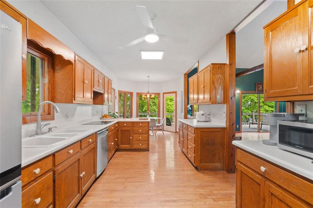Flowery Branch, Georgia, 30542, United States, 3 Bedrooms Bedrooms, ,3 BathroomsBathrooms,Residential,For Sale,1847614