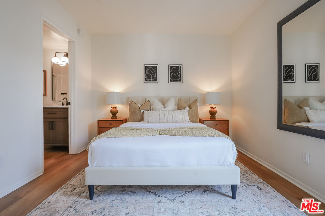 Los Angeles, California, 90025, United States, 2 Bedrooms Bedrooms, ,3 BathroomsBathrooms,Residential,For Sale,1940642