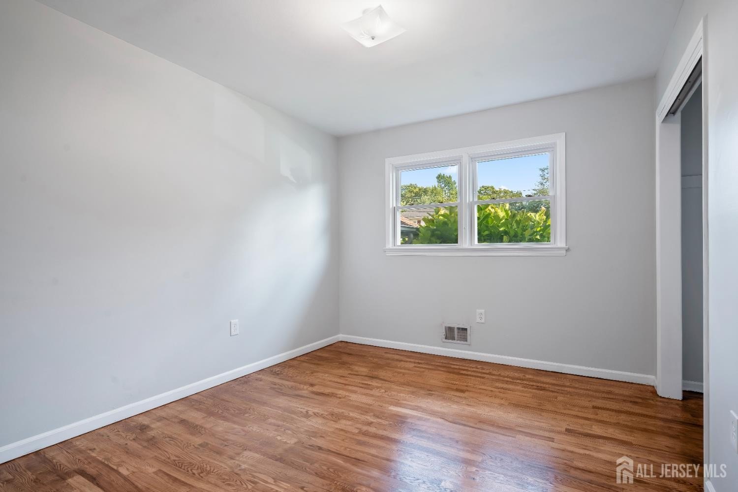 Edison, New Jersey, 08817, United States, 4 Bedrooms Bedrooms, ,2 BathroomsBathrooms,Residential,For Sale,1900843