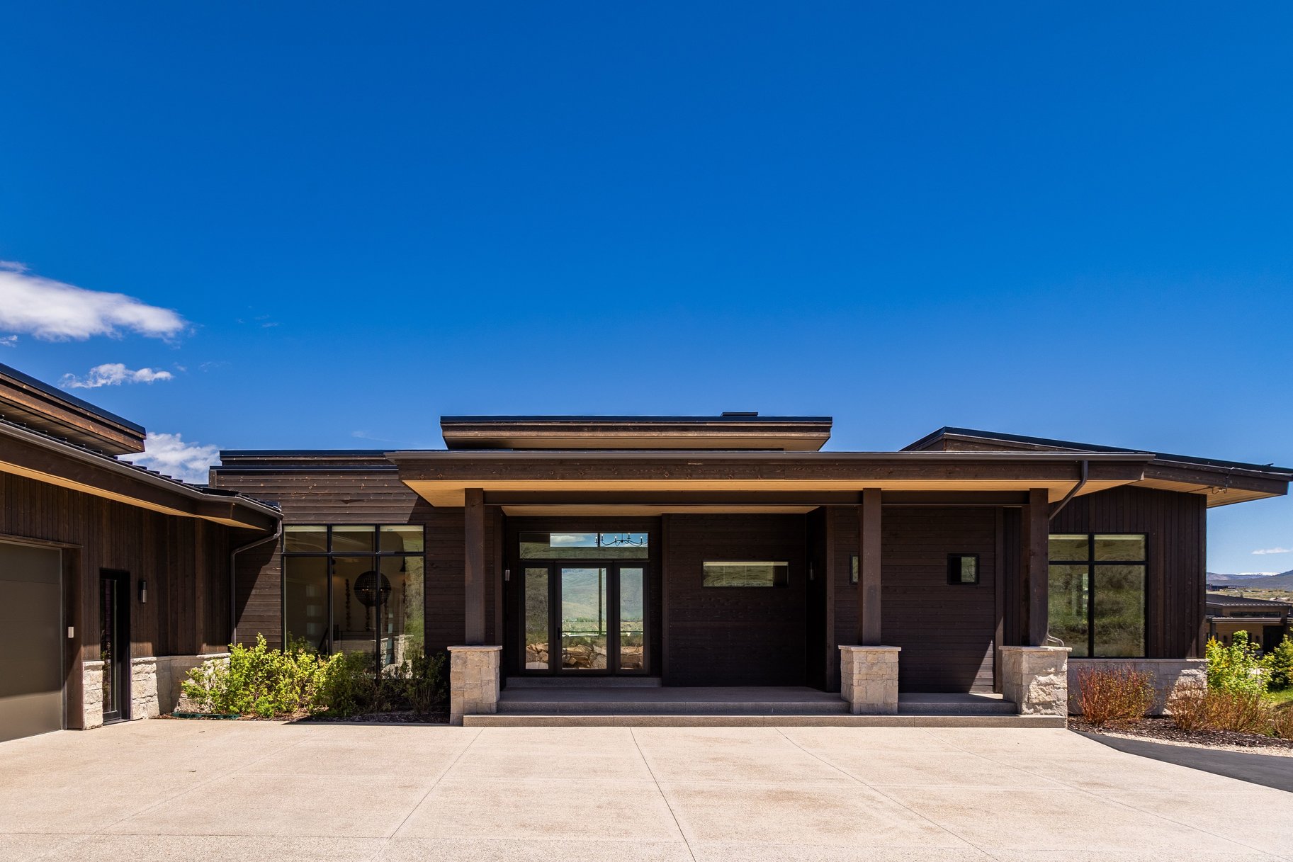  Beautiful Modern Custom Home with Rock Cliff Views at Victory Ranch - 物件實景