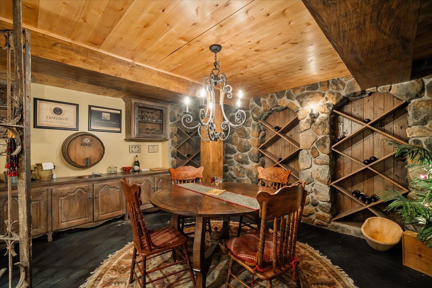 Spokane, Washington, 99201, United States, 4 Bedrooms Bedrooms, ,5 BathroomsBathrooms,Residential,For Sale,1987077