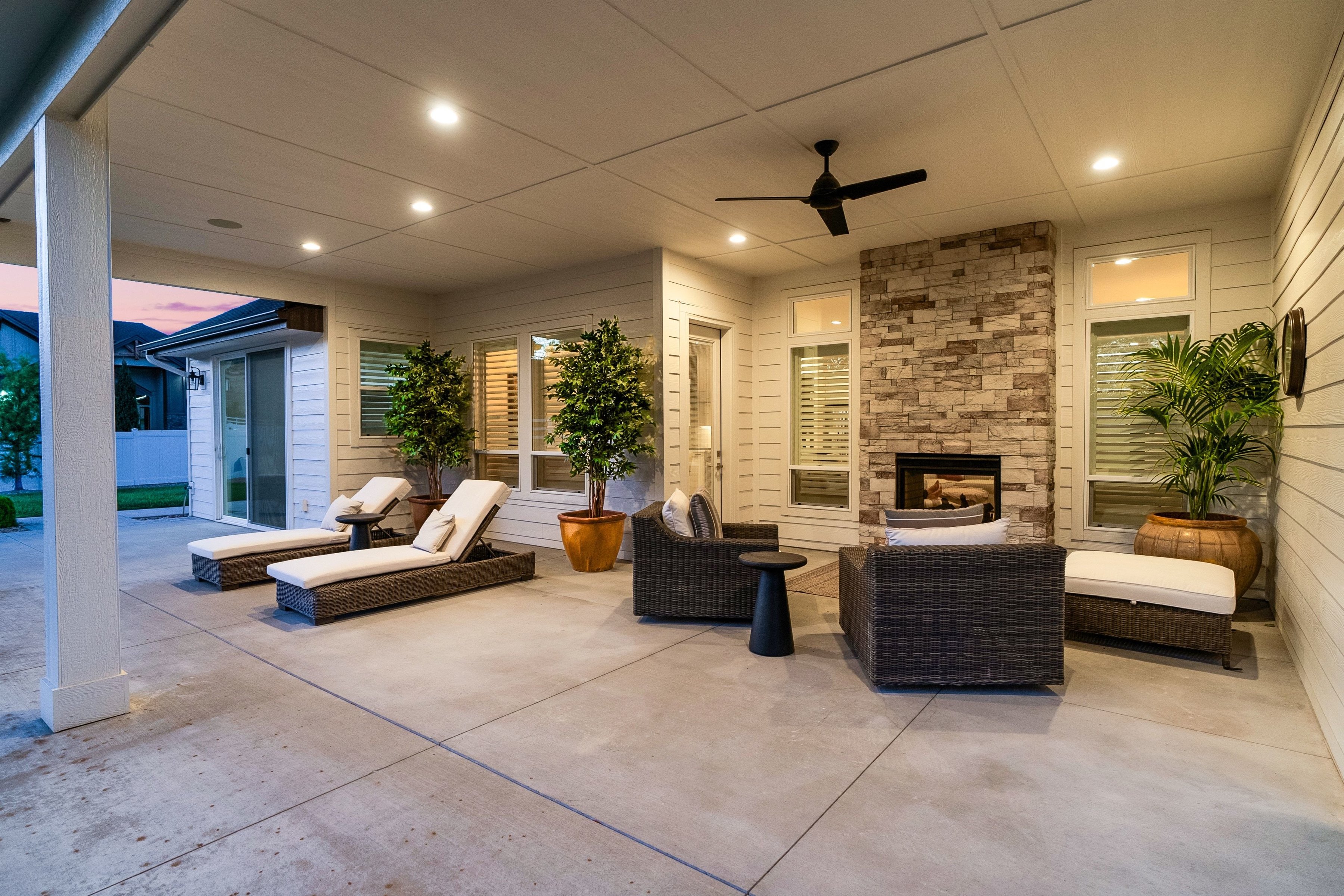  Refined Half-Acre Estate with Dual Kitchens & Open Space Backdrop - 物件實景