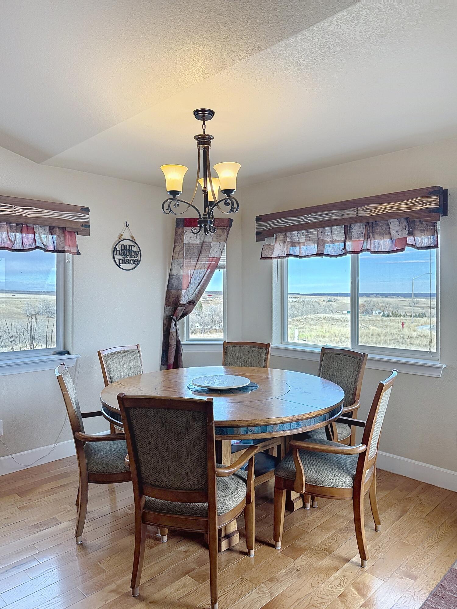 Buffalo, Wyoming, 82834, United States, 5 Bedrooms Bedrooms, ,3 BathroomsBathrooms,Residential,For Sale,2016327