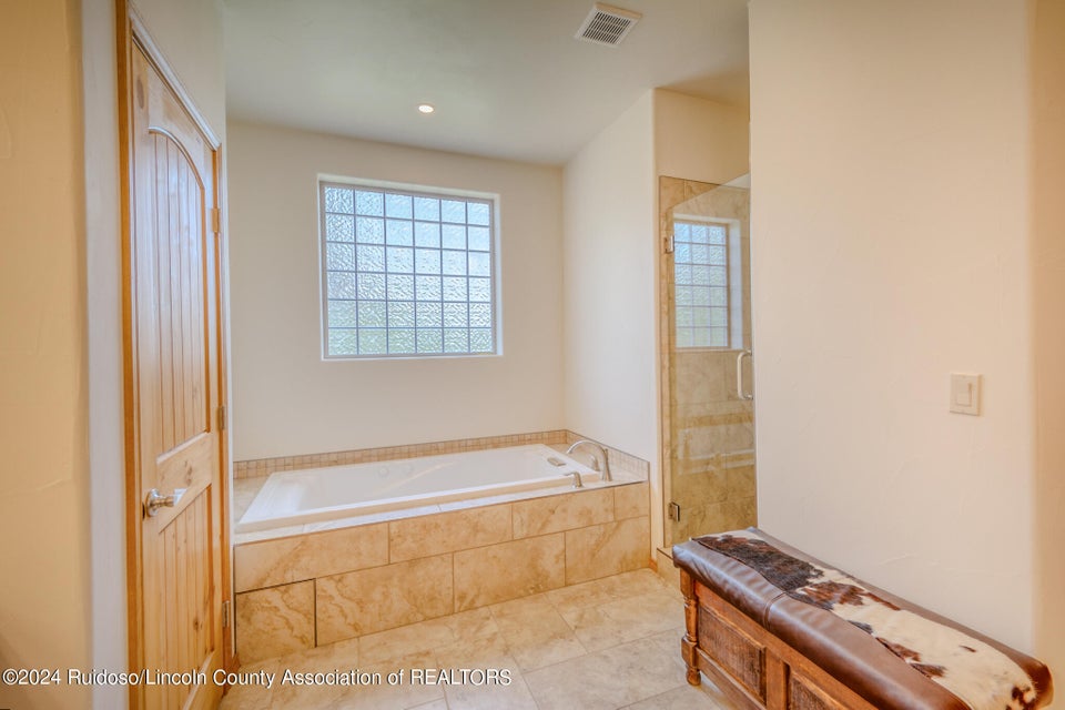 Ruidoso, New Mexico, 88345, United States, 4 Bedrooms Bedrooms, ,4 BathroomsBathrooms,Residential,For Sale,1921687