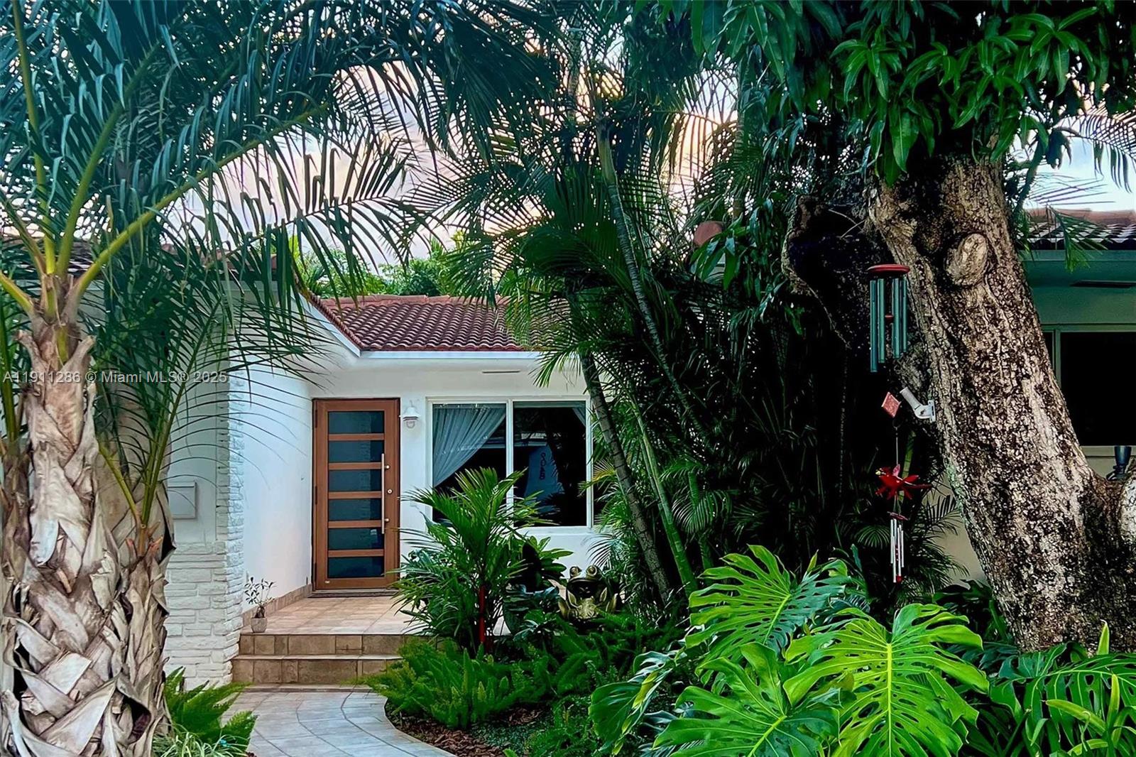 Surfside, Florida, 33154, United States, 3 Bedrooms Bedrooms, ,2 BathroomsBathrooms,Residential,For Sale,1991732