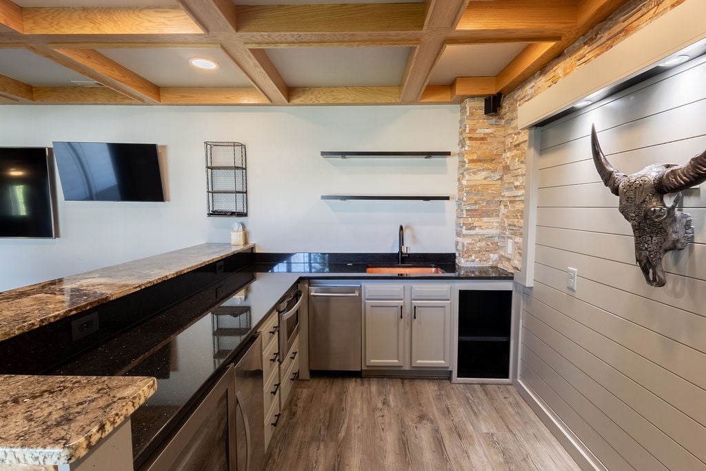 Billings, Montana, 59101, United States, 6 Bedrooms Bedrooms, ,4 BathroomsBathrooms,Residential,For Sale,2049164