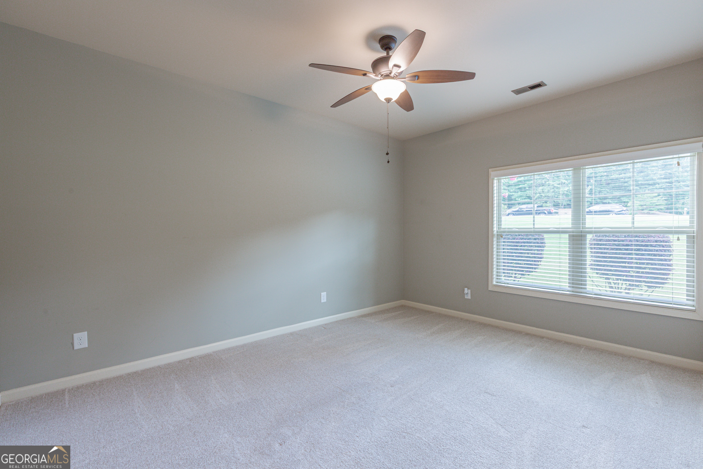 Senoia, Georgia, 30276, United States, 4 Bedrooms Bedrooms, ,3 BathroomsBathrooms,Residential,For Sale,1970203