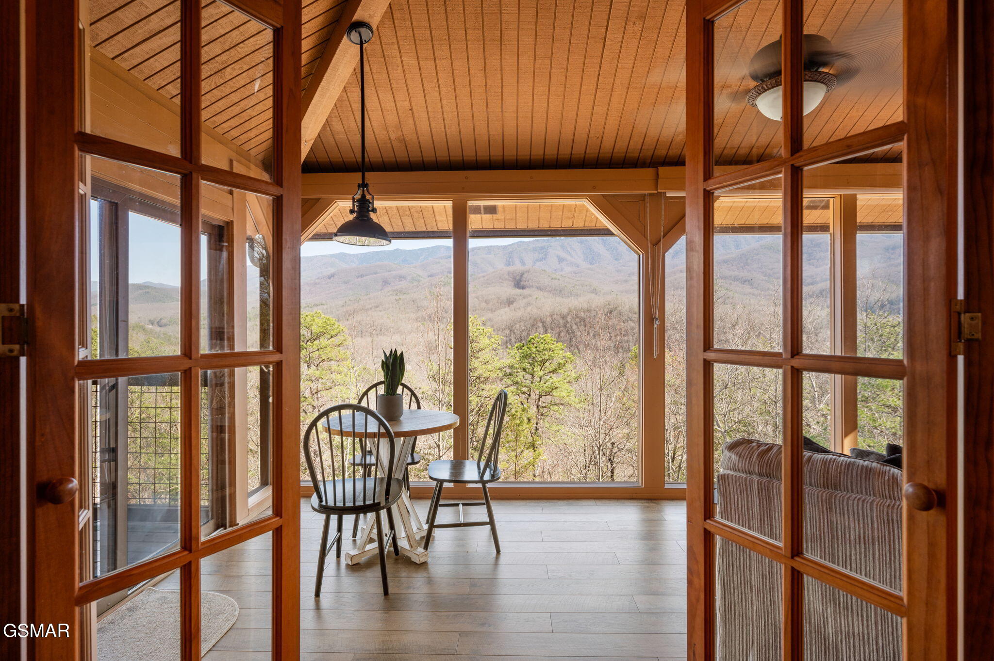 Gatlinburg, Tennessee, 37738, United States, 3 Bedrooms Bedrooms, ,3 BathroomsBathrooms,Residential,For Sale,1977733