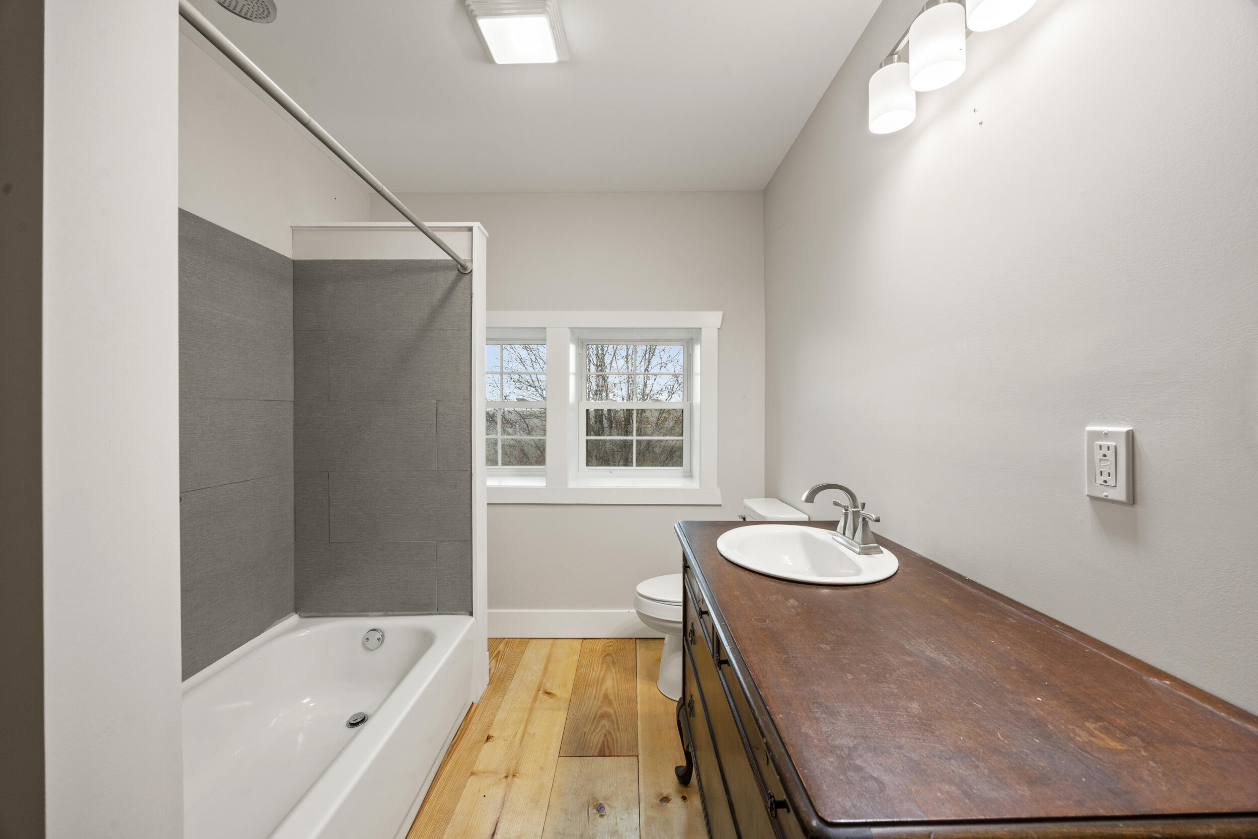 Corinth, Kentucky, 41010, United States, 4 Bedrooms Bedrooms, ,4 BathroomsBathrooms,Residential,For Sale,1992154