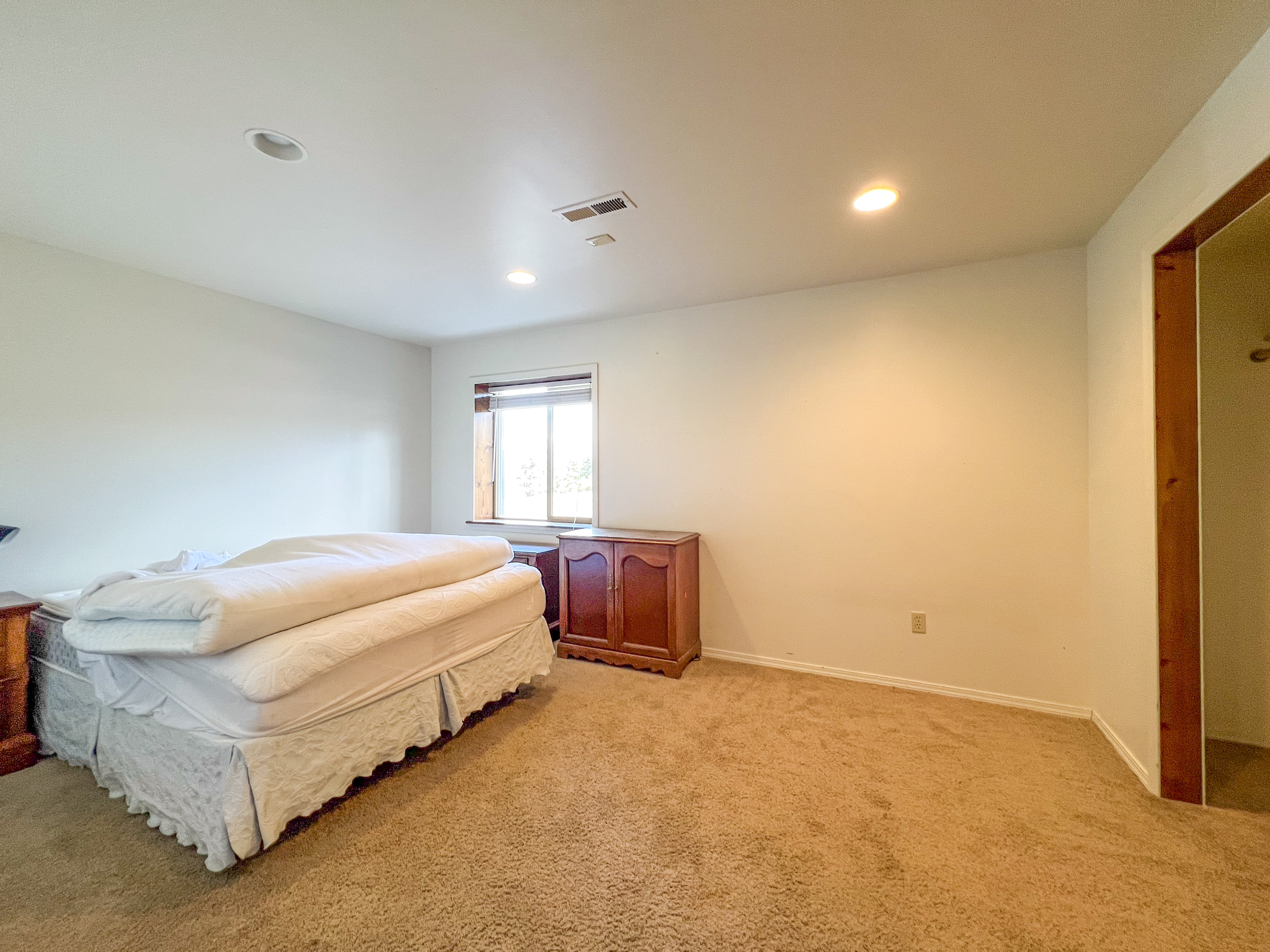 Kettle Falls, Washington, 99141, United States, 4 Bedrooms Bedrooms, ,4 BathroomsBathrooms,Residential,For Sale,1984366