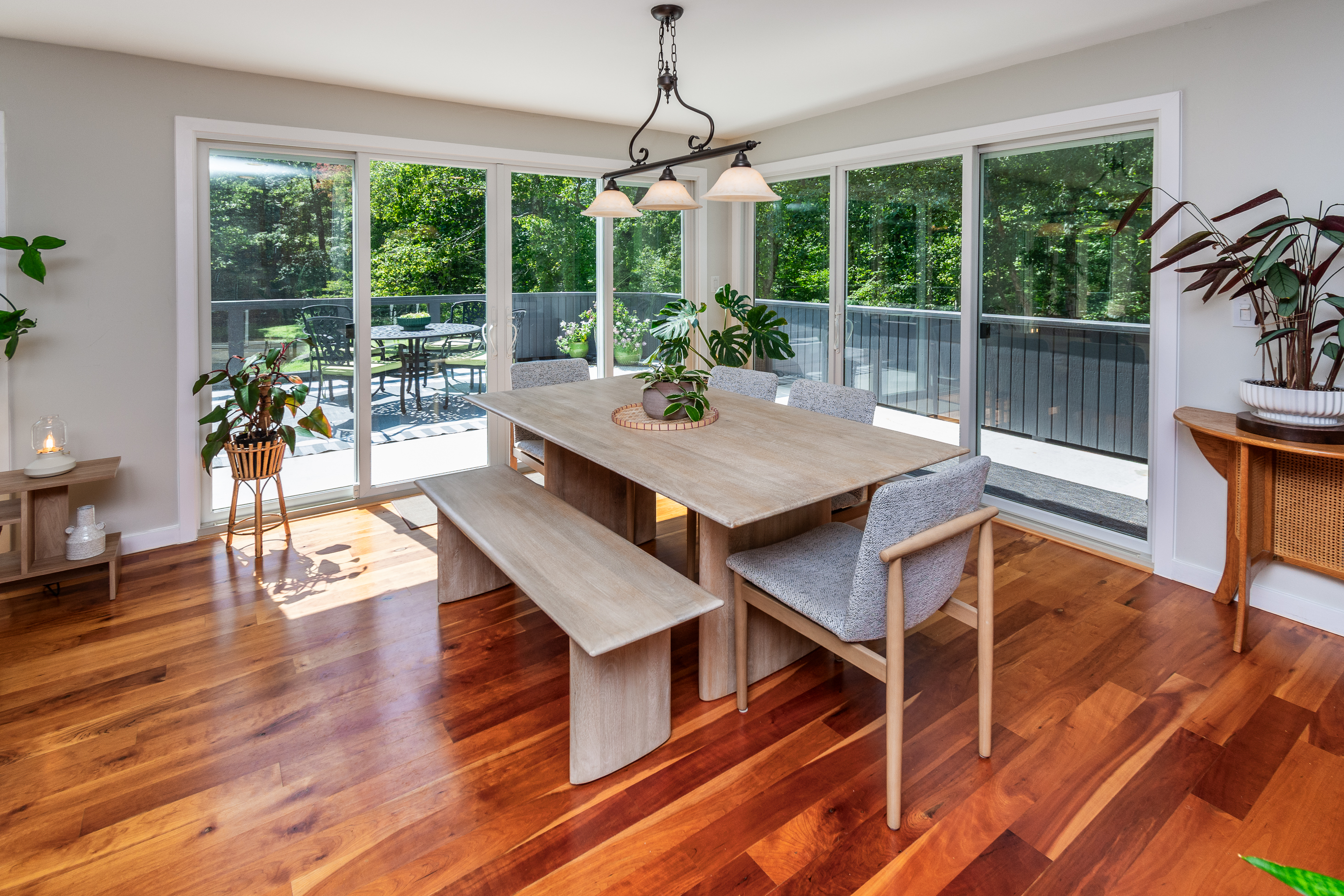  One-of-a-Kind Contemporary - 物件實景
