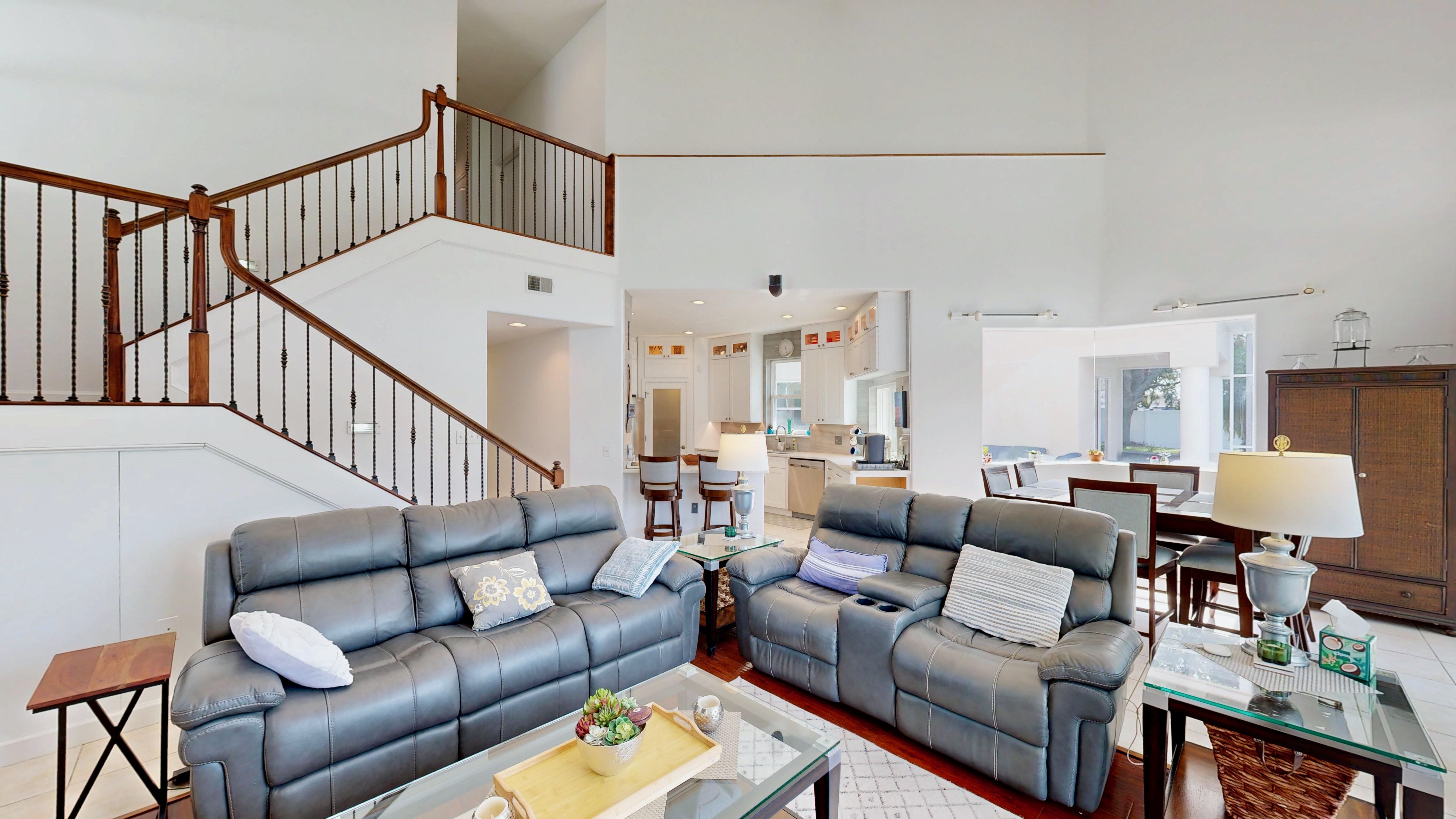 Oakland, Florida, 34760, United States, 4 Bedrooms Bedrooms, ,3 BathroomsBathrooms,Residential,For Sale,1828727