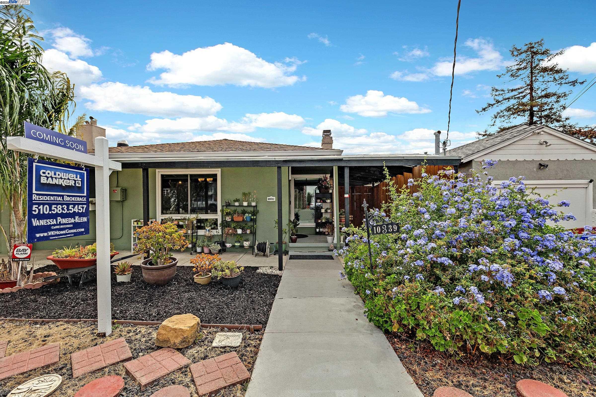 Oakland, California, 94605, United States, 4 Bedrooms Bedrooms, ,1 BathroomBathrooms,Residential,For Sale,1941828