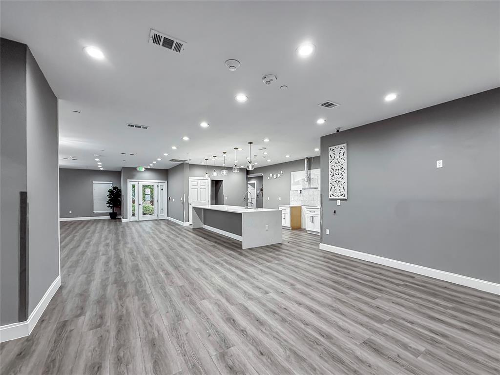 Garland, Texas, 75041, United States, 8 Bedrooms Bedrooms, ,4 BathroomsBathrooms,Residential,For Sale,2003441