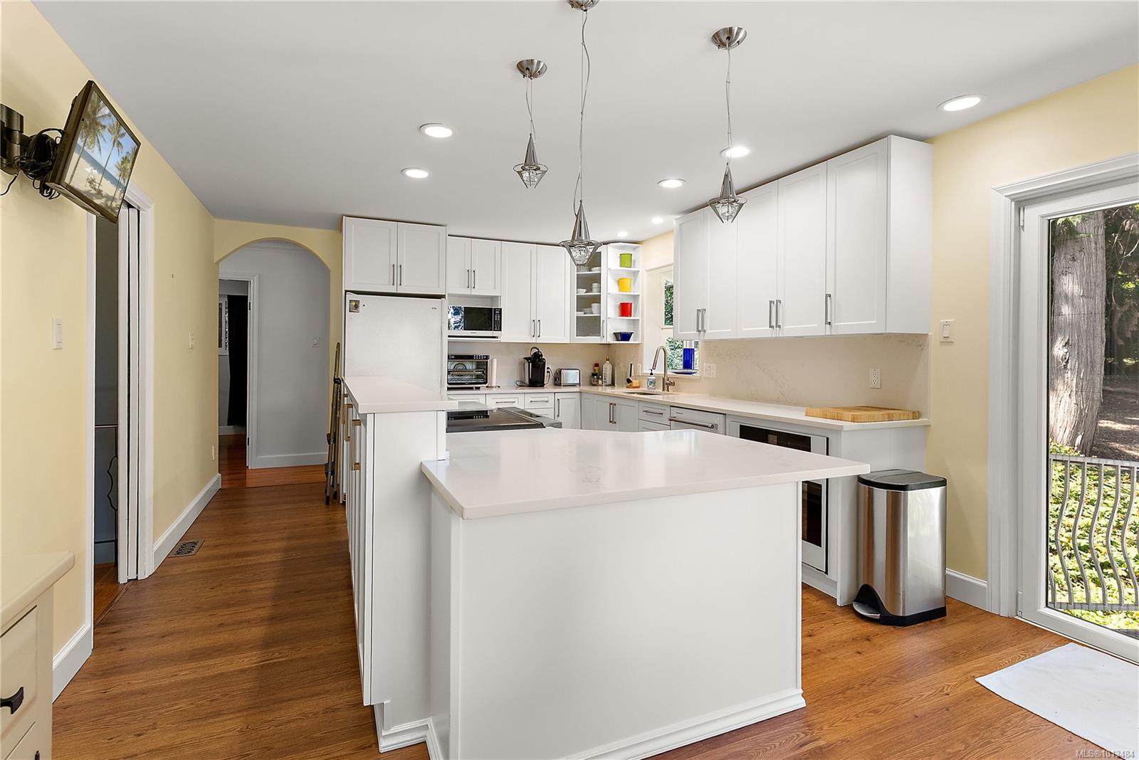 NORTH SAANICH, British Columbia, V8L 5J4, CA, 5 Bedrooms Bedrooms, ,Residential,For Sale,1950110