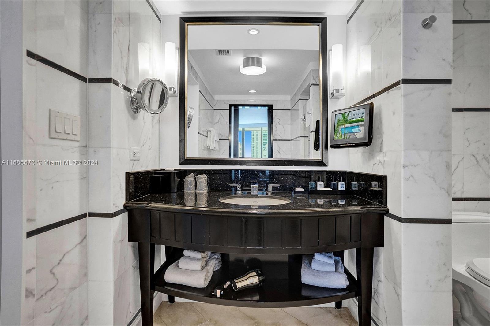 4391 Collins Ave Unit 915, Miami Beach, Florida, 33140, United States, ,1 BathroomBathrooms,Residential,For Sale,4391 Collins Ave Unit 915,1651595