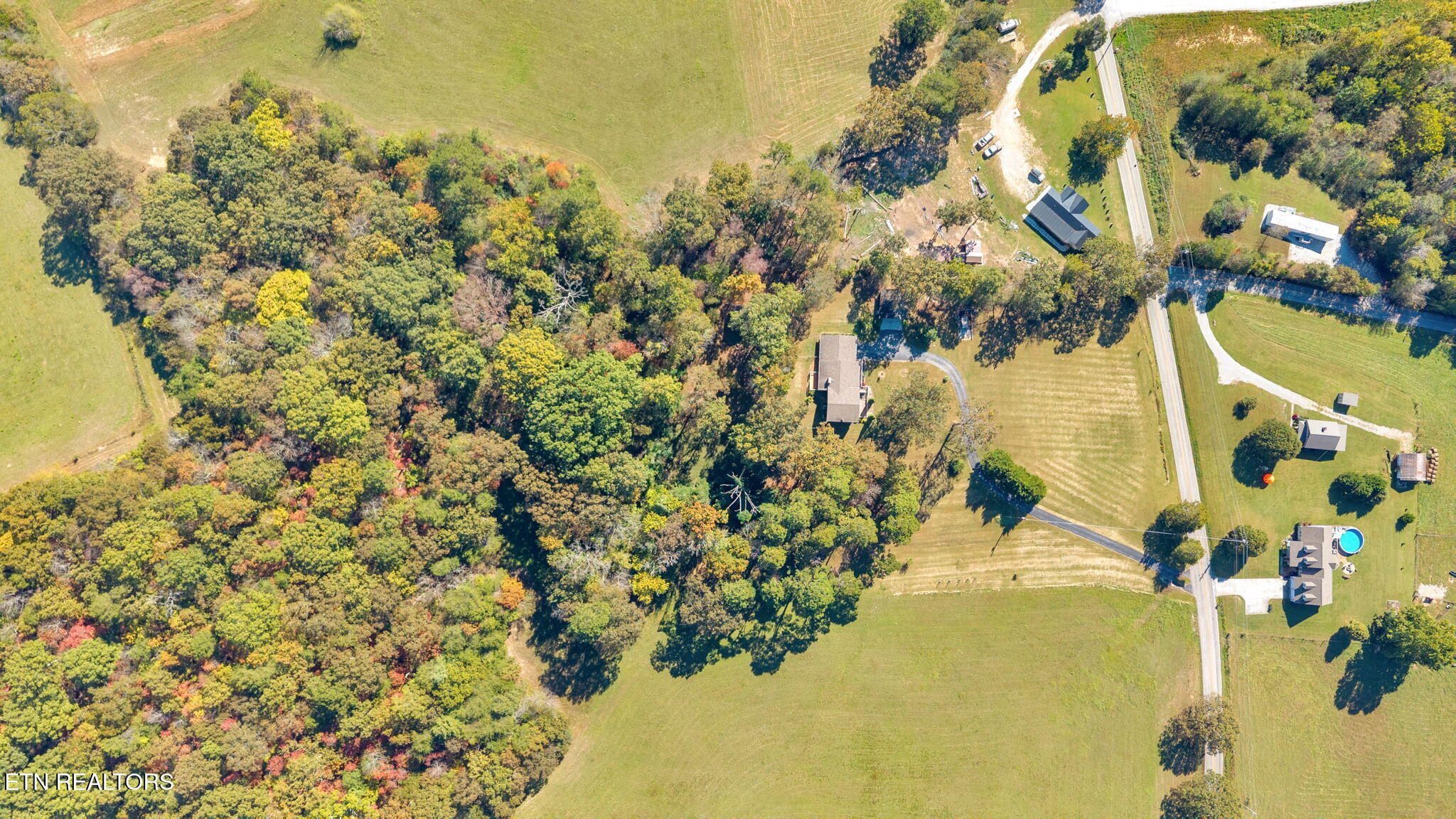 Kingston, Tennessee, 37763, United States, 3 Bedrooms Bedrooms, ,4 BathroomsBathrooms,Residential,For Sale,1964876