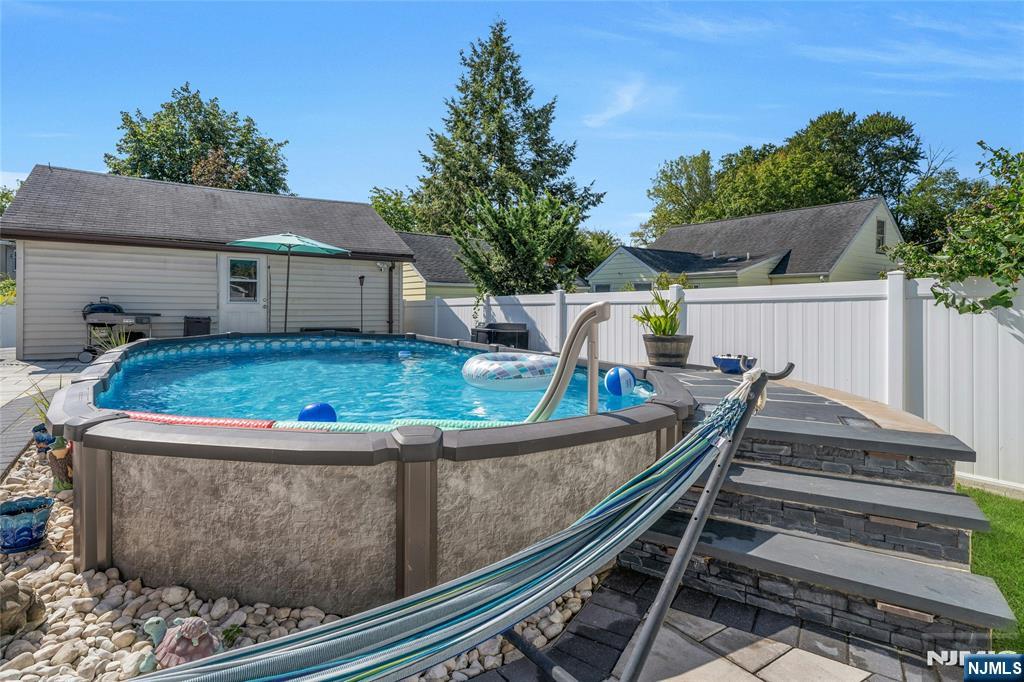 New Milford, New Jersey, 07646, United States, 2 Bedrooms Bedrooms, ,2 BathroomsBathrooms,Residential,For Sale,1948003