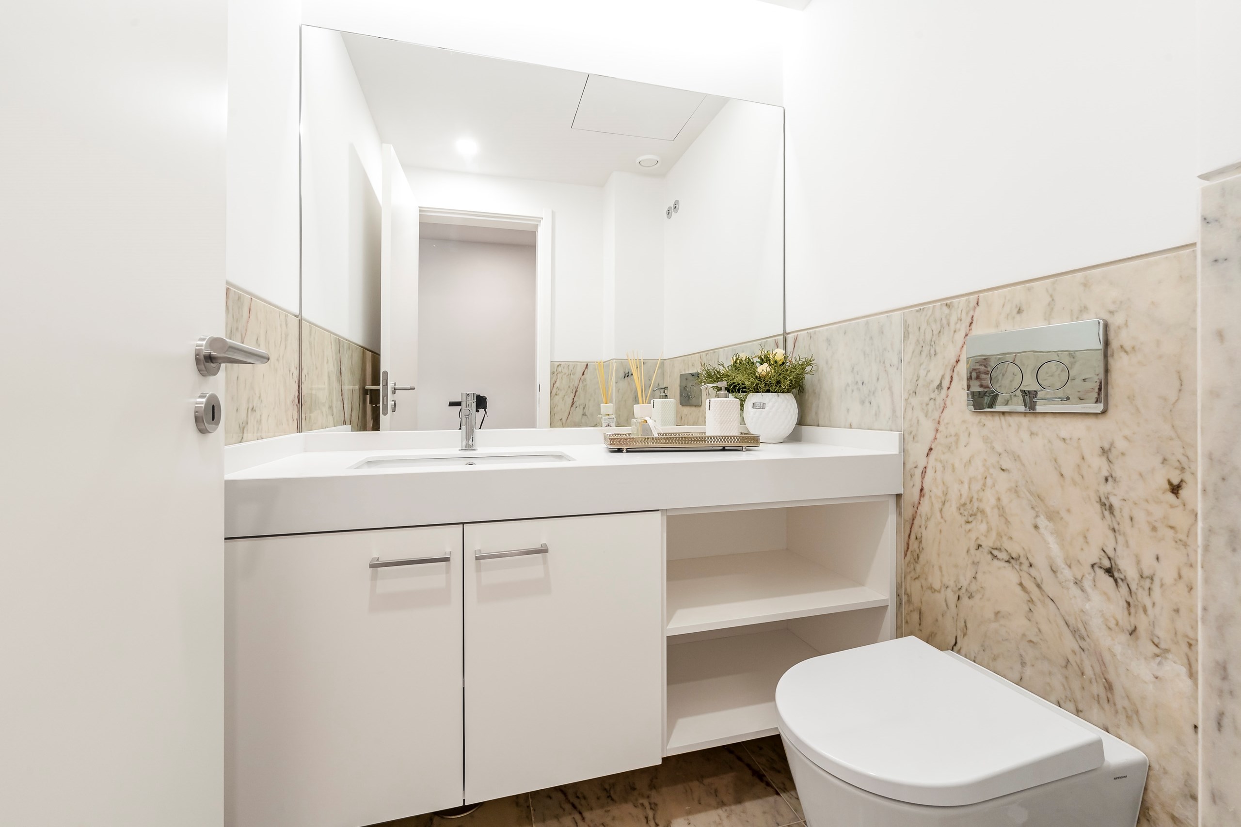 Lisboa, Lisbon, 1200-109, PT, 2 Bedrooms Bedrooms, ,3 BathroomsBathrooms,Residential,For Sale,1838032