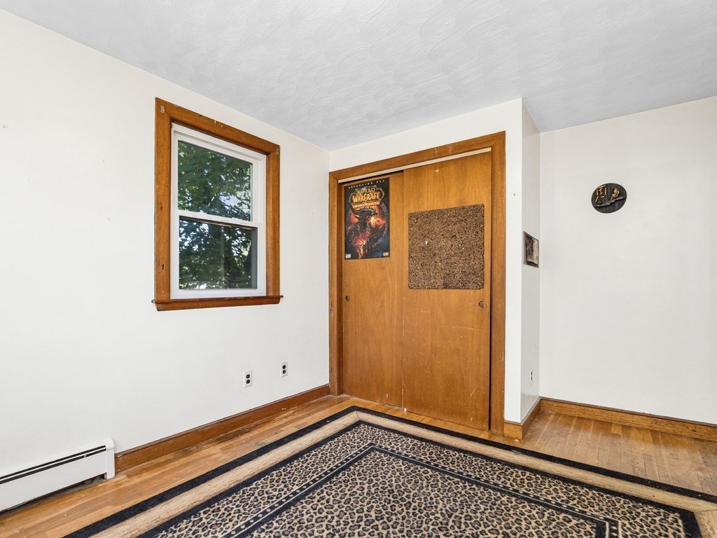 Waltham, Massachusetts, 02452, United States, 4 Bedrooms Bedrooms, ,2 BathroomsBathrooms,Residential,For Sale,1939340