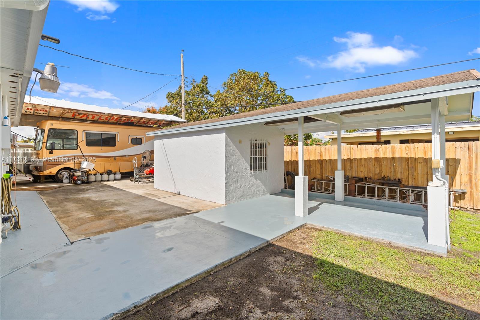 Hialeah, Florida, 33012, United States, 4 Bedrooms Bedrooms, ,4 BathroomsBathrooms,Residential,For Sale,1840227