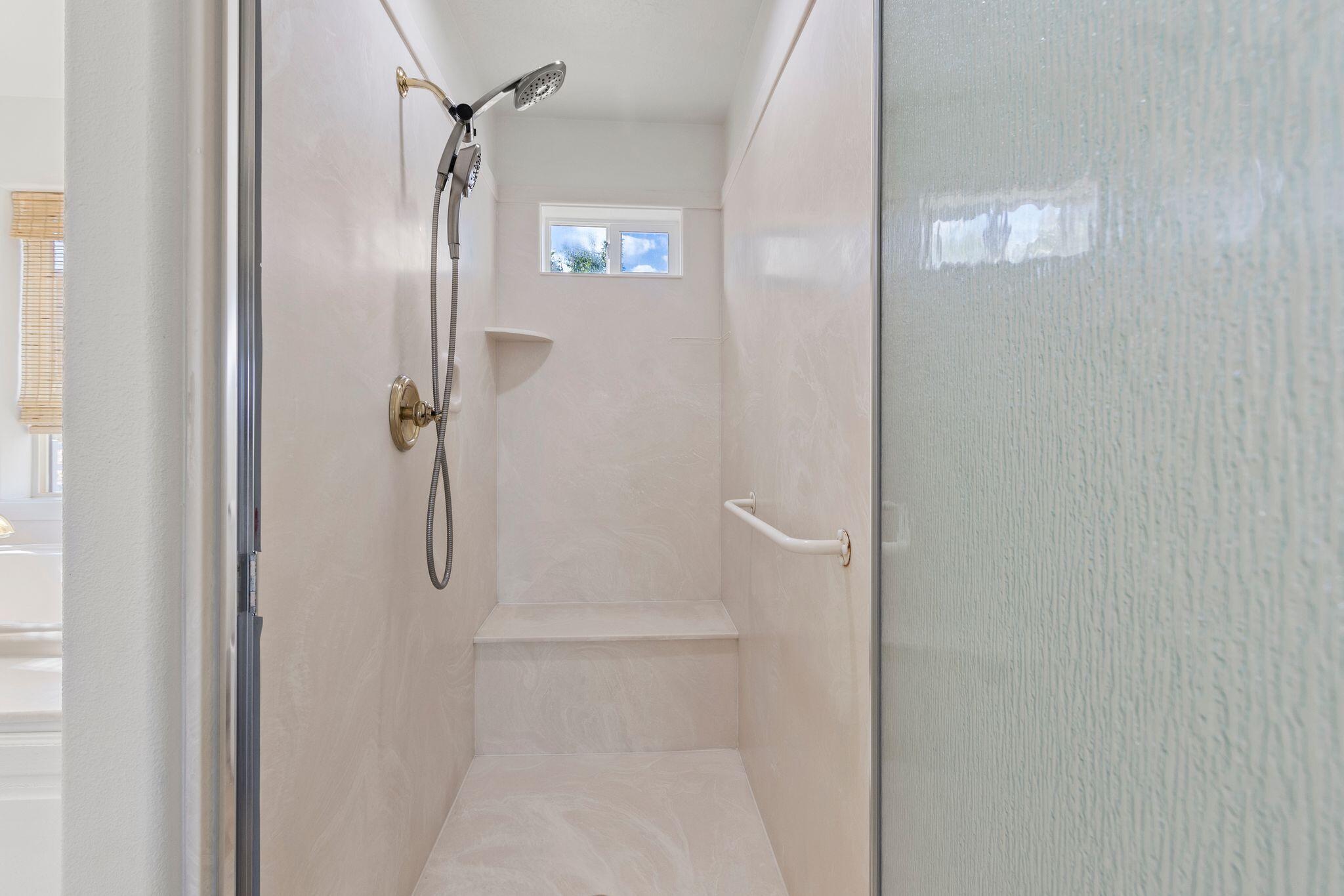 Parowan, Utah, 84761, United States, 6 Bedrooms Bedrooms, ,5 BathroomsBathrooms,Residential,For Sale,1995430