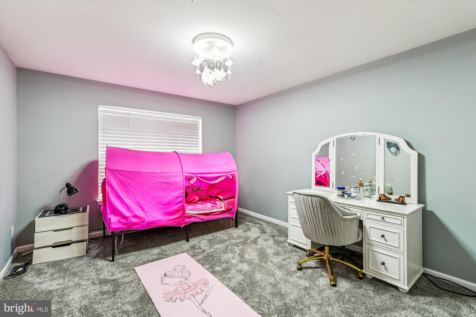 Aberdeen, Maryland, 21001, United States, 6 Bedrooms Bedrooms, ,5 BathroomsBathrooms,Residential,For Sale,1996659