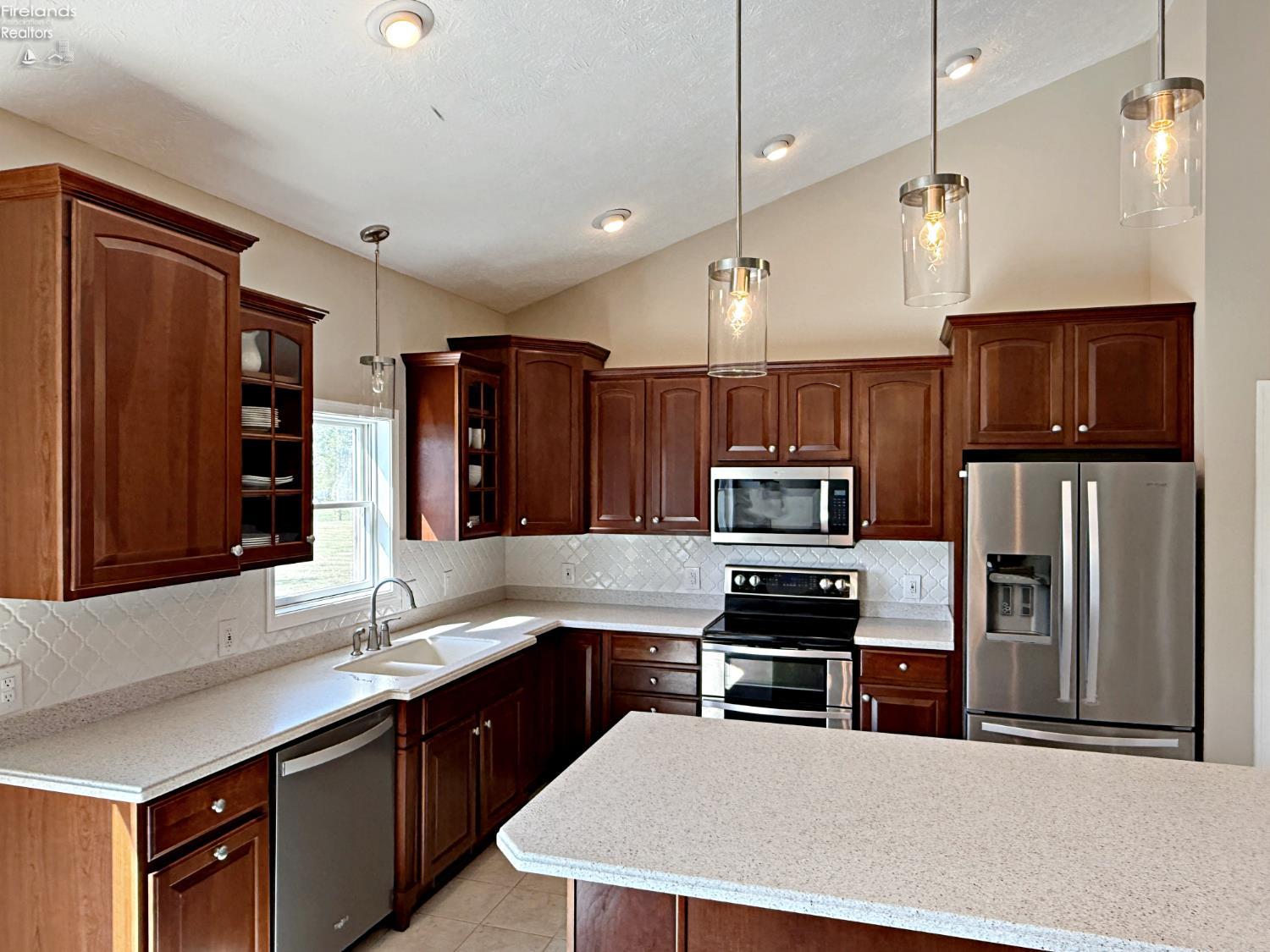 McComb, Ohio, 45858, United States, 4 Bedrooms Bedrooms, ,4 BathroomsBathrooms,Residential,For Sale,1978149