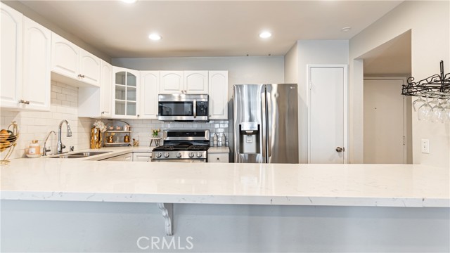 Hollywood Hills, California, 90068, United States, 2 Bedrooms Bedrooms, ,2 BathroomsBathrooms,Residential,For Sale,1981574