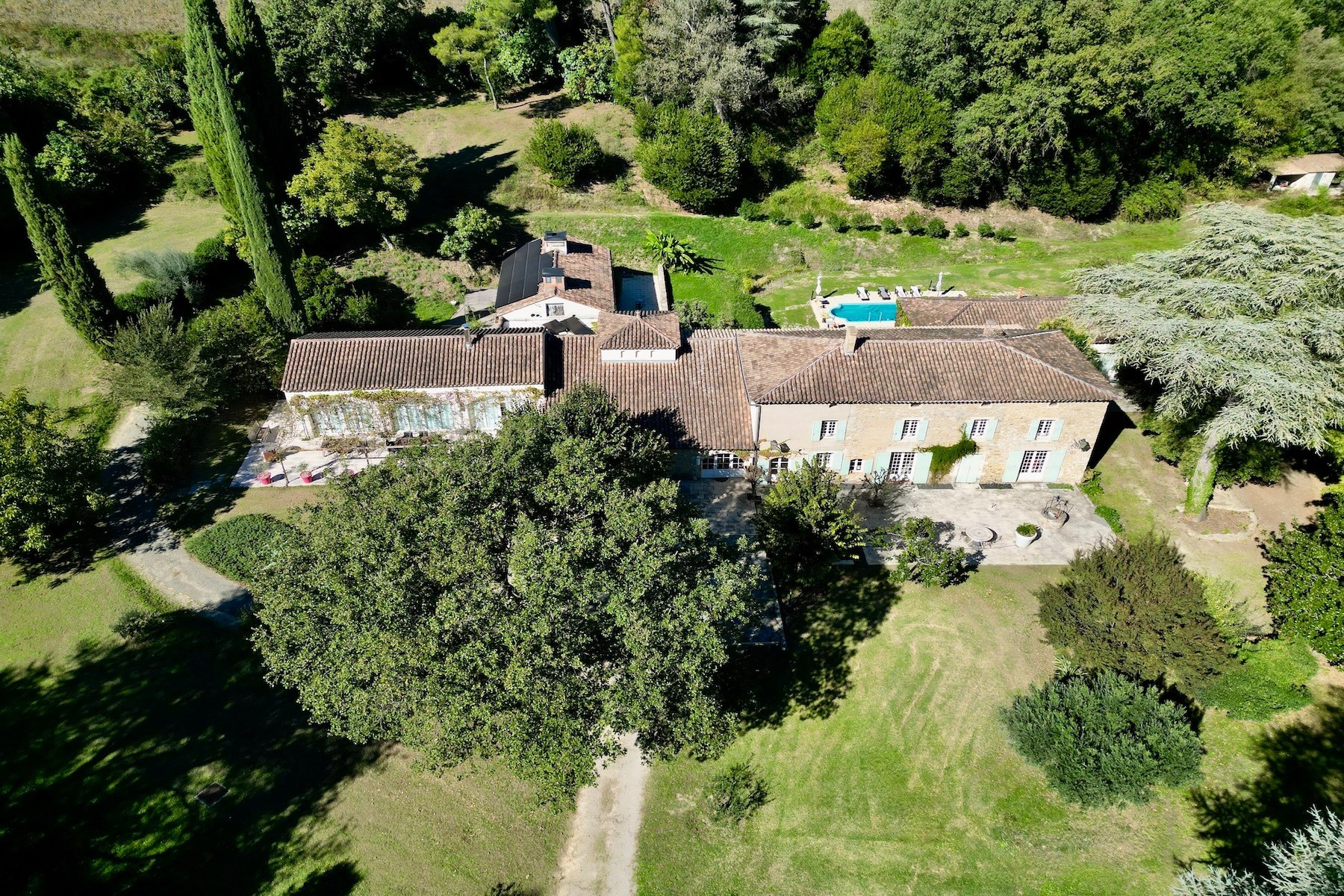  35 Minutes from Uzès – Charming 510 sqm Provençal Farmhouse Set Within 1.8 Hect… - 物件實景
