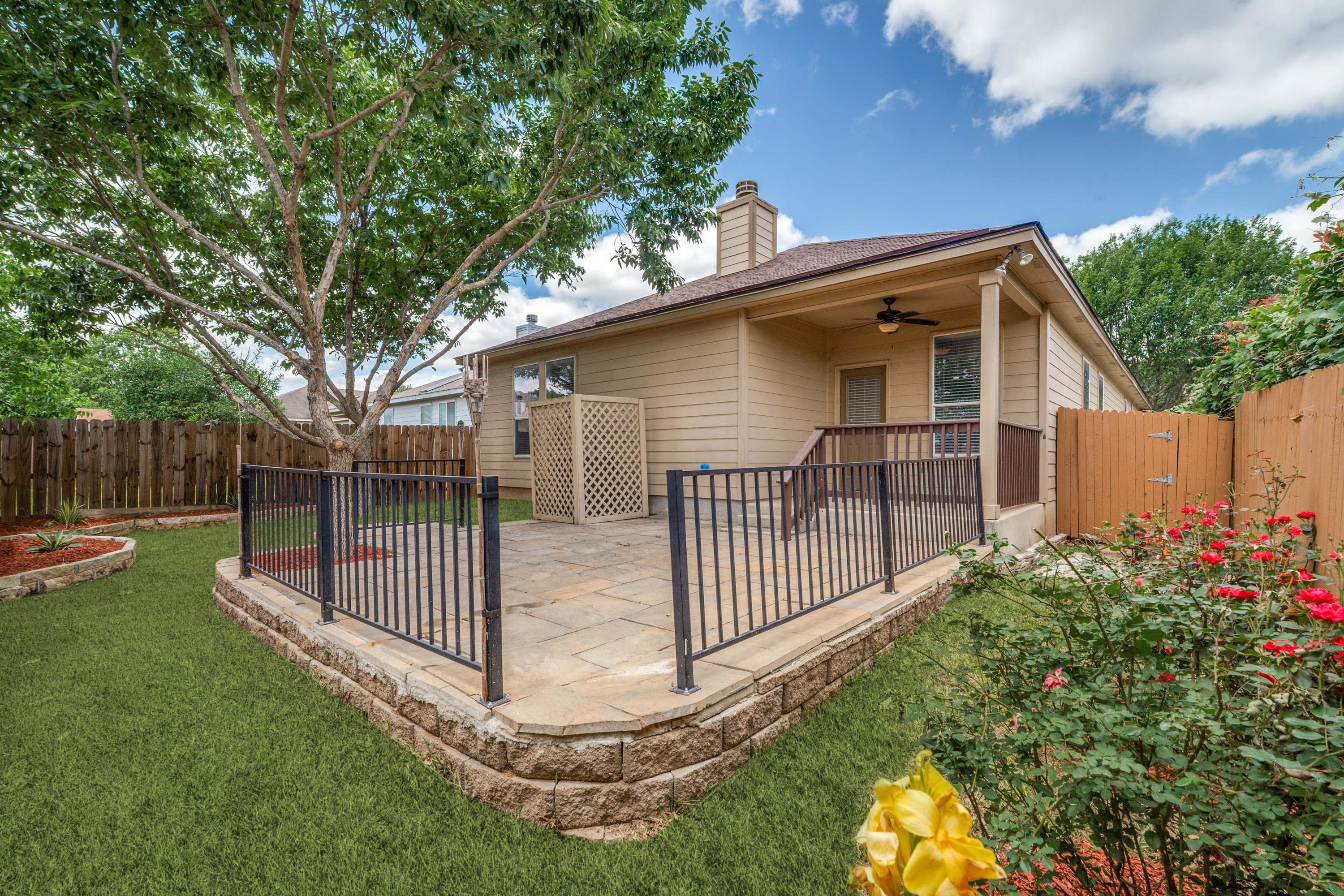  Charming Home with Fireplace and Patio - 物件實景