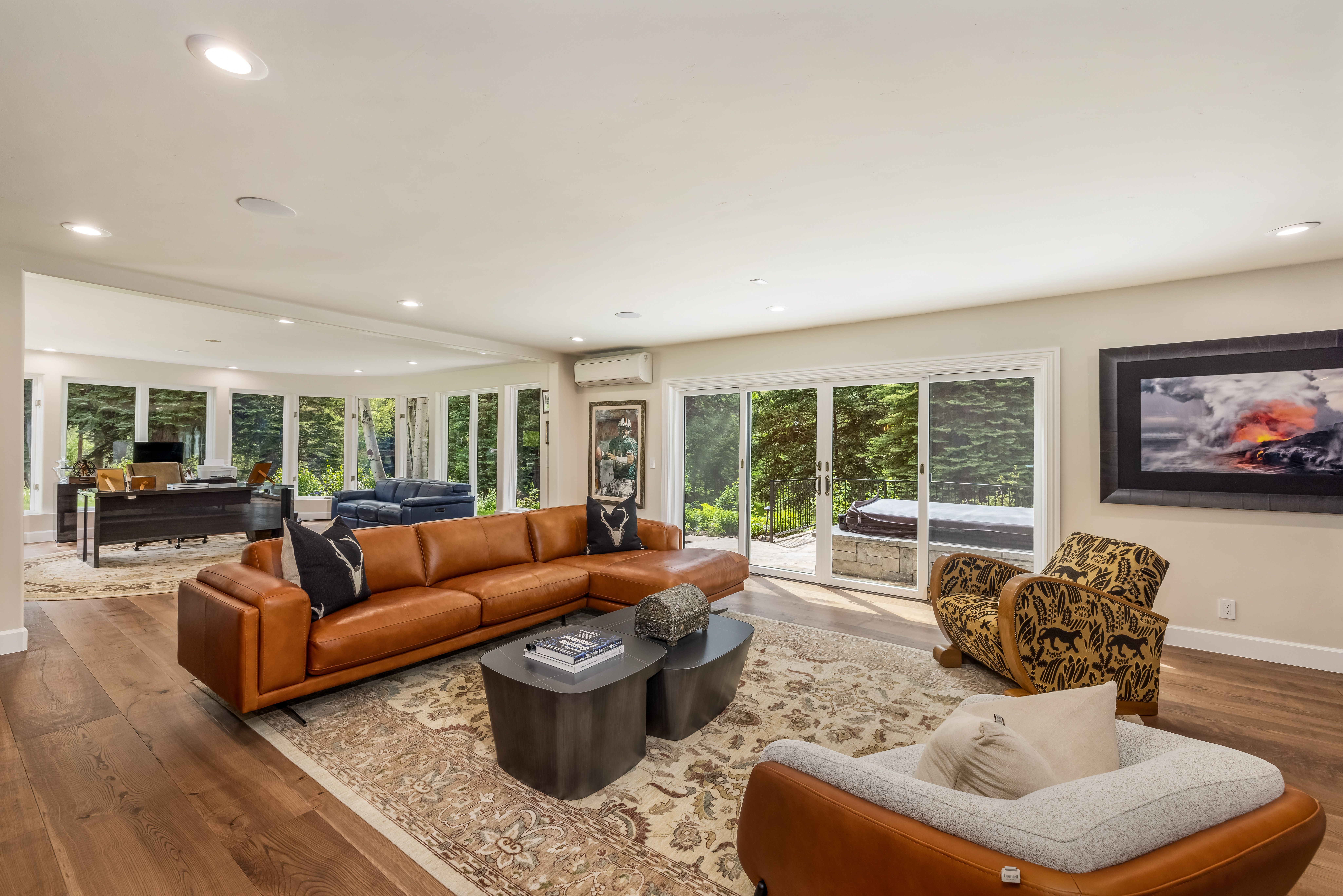 Meticulously Renovated Mountain Estate - 物件實景