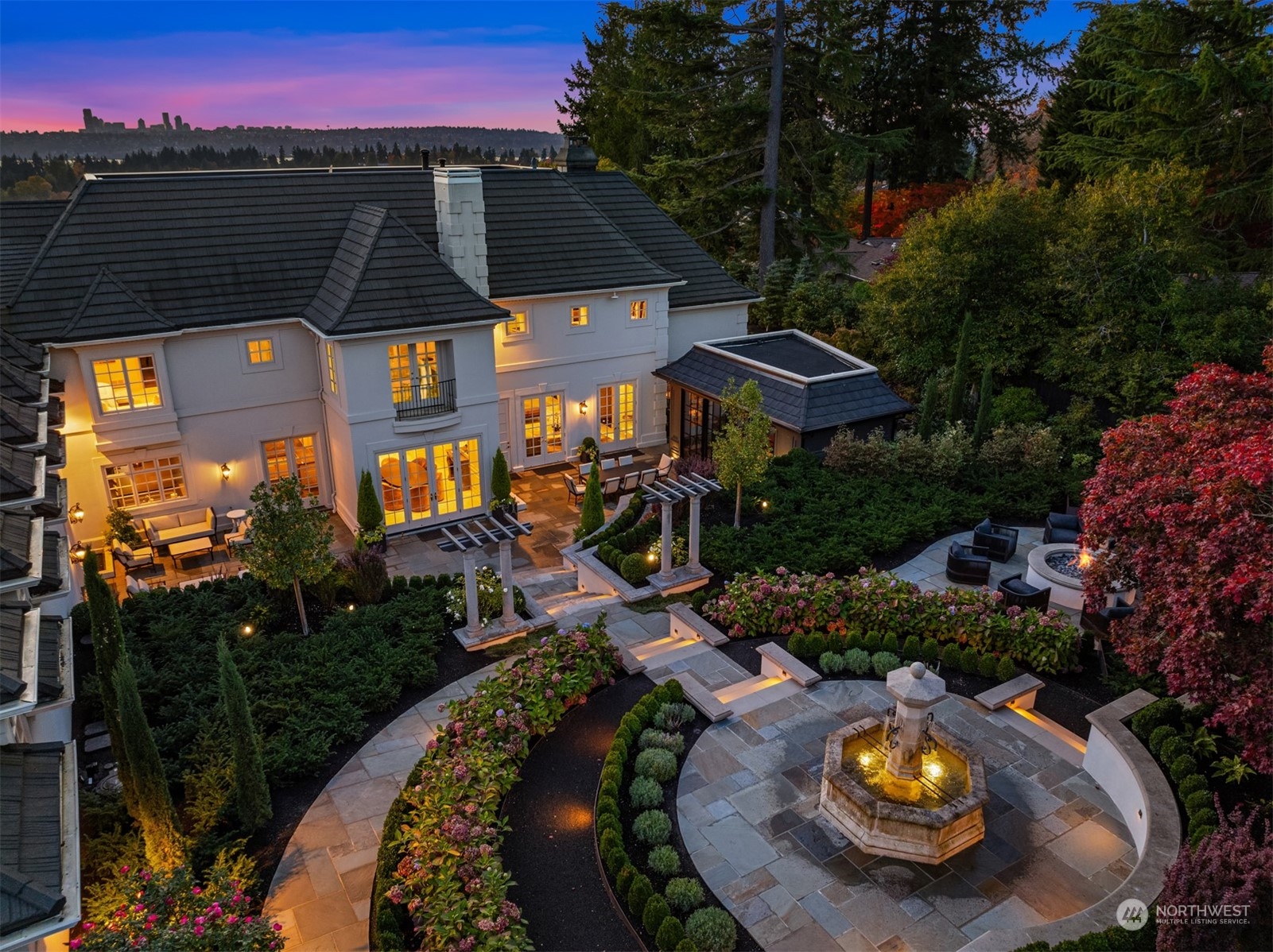 Clyde Hill, Washington, 98004, United States, 5 Bedrooms Bedrooms, ,4 BathroomsBathrooms,Residential,For Sale,1684635